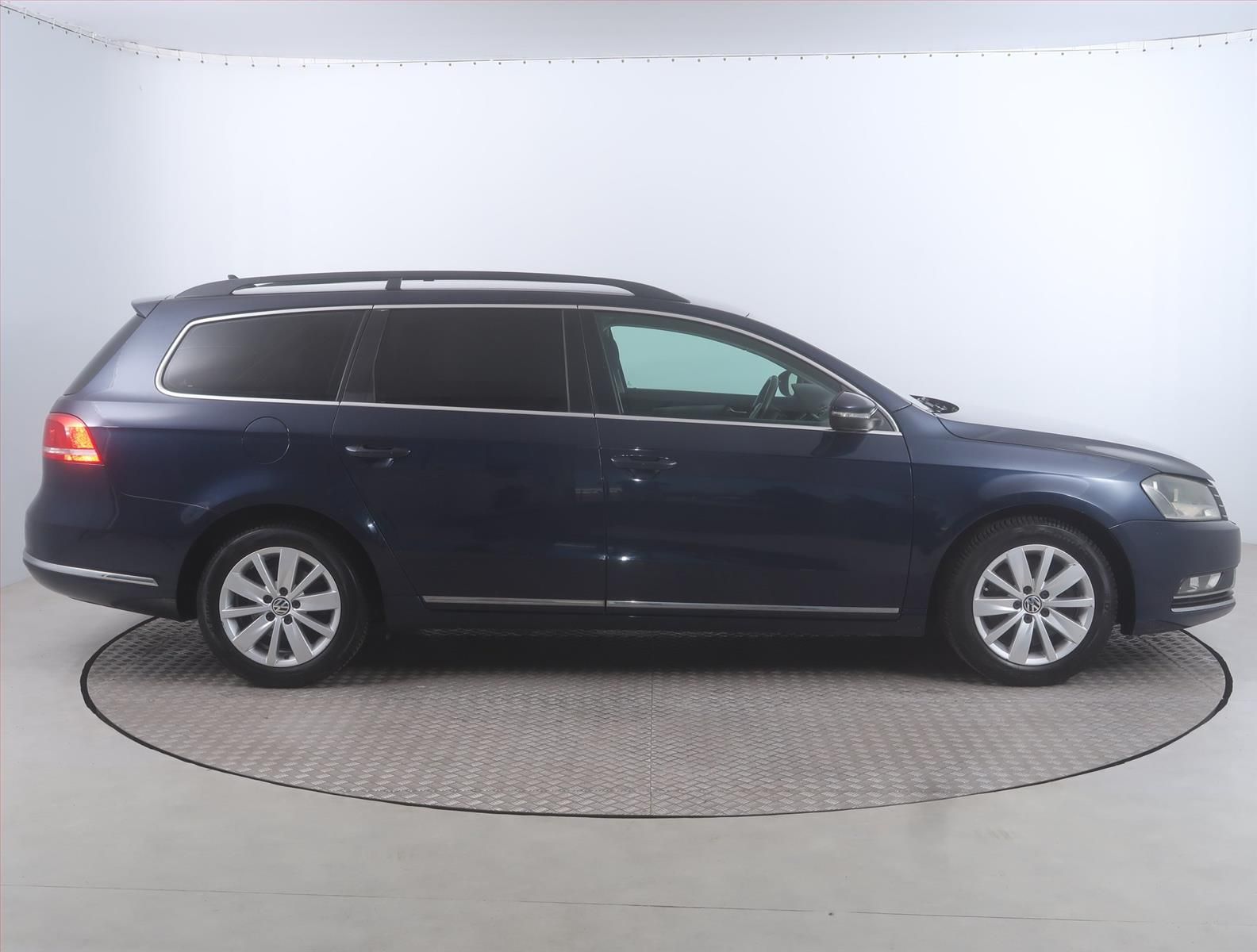 Volkswagen Passat, 1.6 TDI, Comfortline - fotka 6