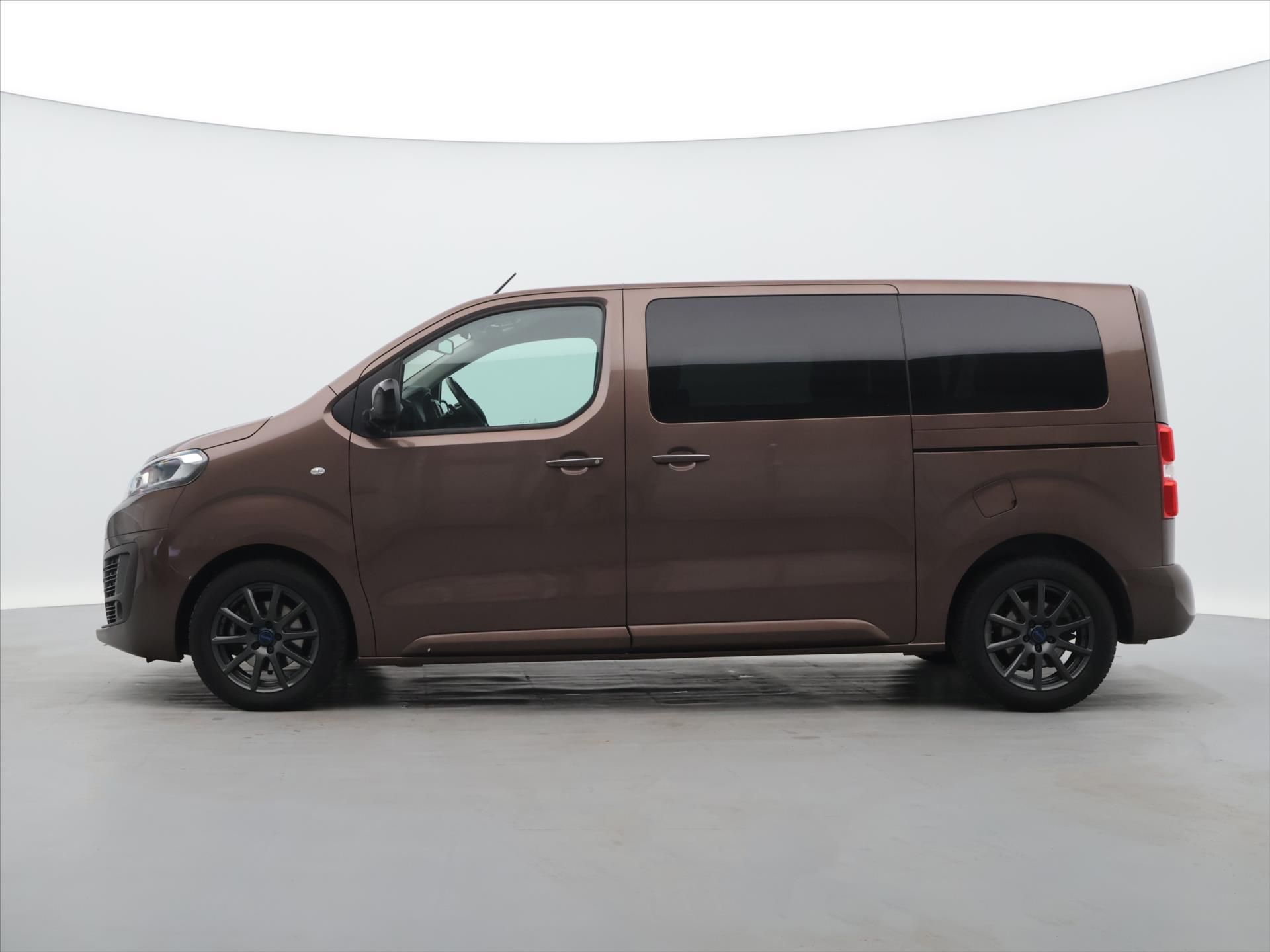 Citroën SpaceTourer, 2,0 BlueHDI 130 kW Shine CZ DP - fotka 4