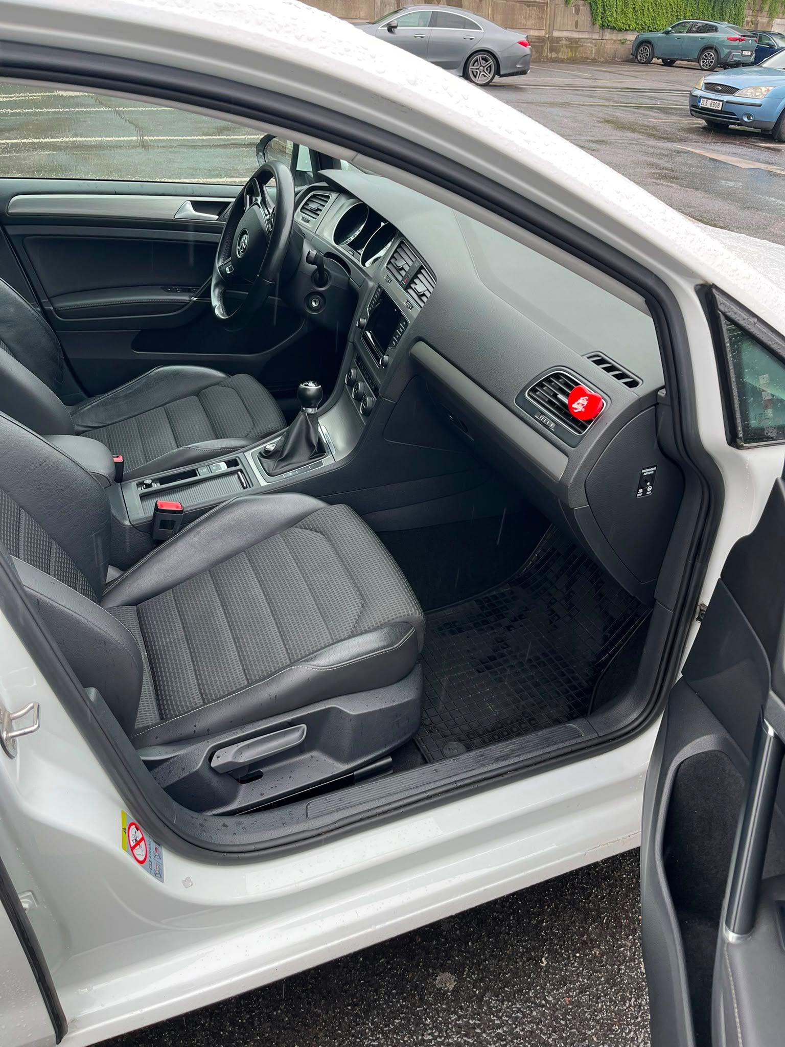 Volkswagen Golf Variant, 1.6 TDI 4Motion - STK 11/2027 - fotka 6