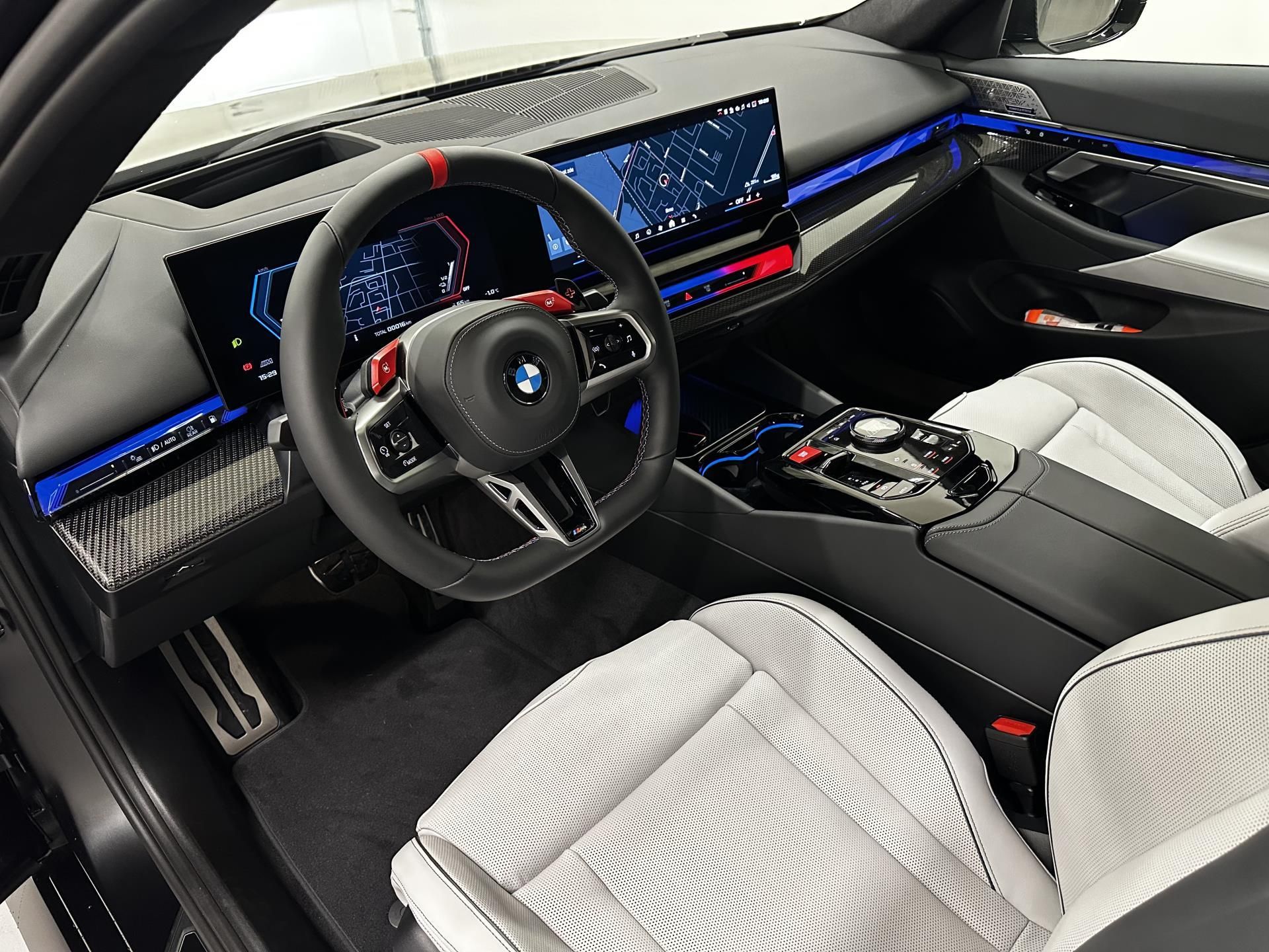 BMW M5, M5 Sedan - fotka 6