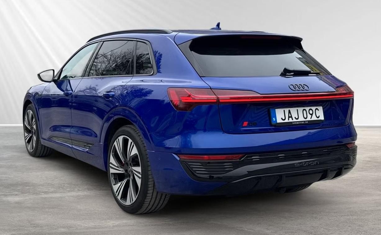 Audi Q8 e-tron, 55 Quattro S-Line 360kam Pano. - fotka 2