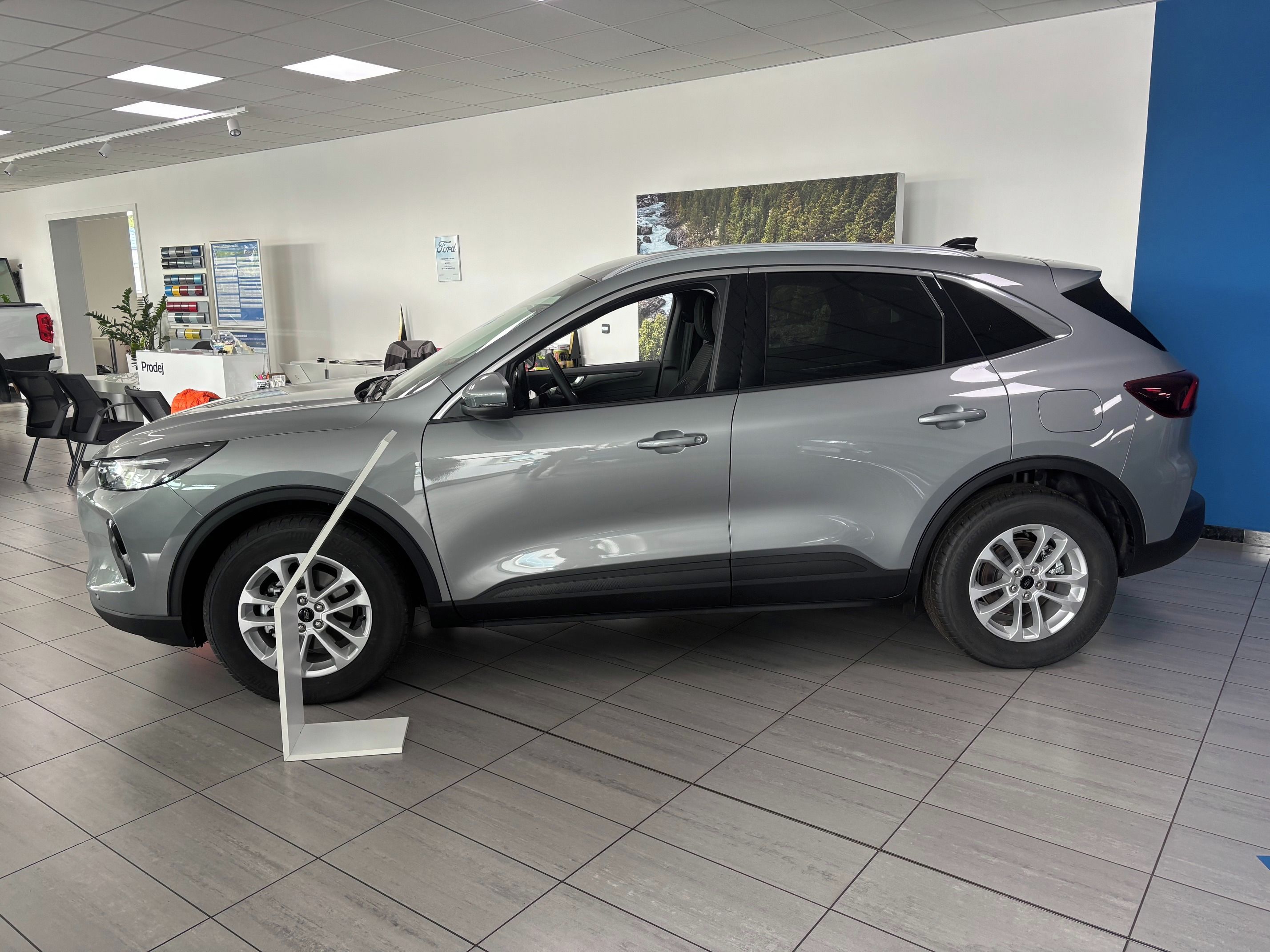 Ford Kuga, Titanium 1.5 EcoBoost - fotka 2