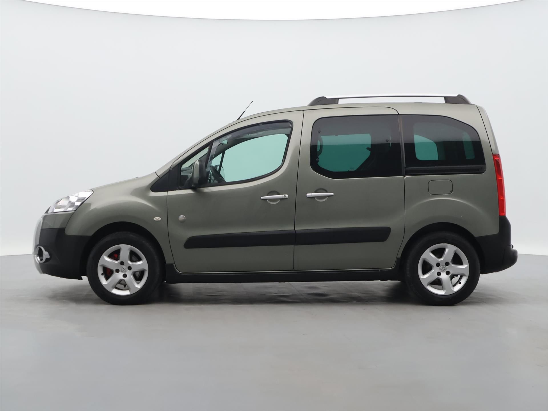 Peugeot Partner Tepee, 1,6 HDI 80kW Premium Pano - fotka 4