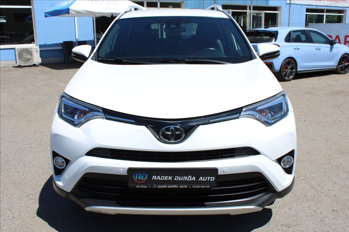 Toyota Rav4, 2,0 D-4D  NOVÉ V ČR,TAŽNÉ - fotka 2
