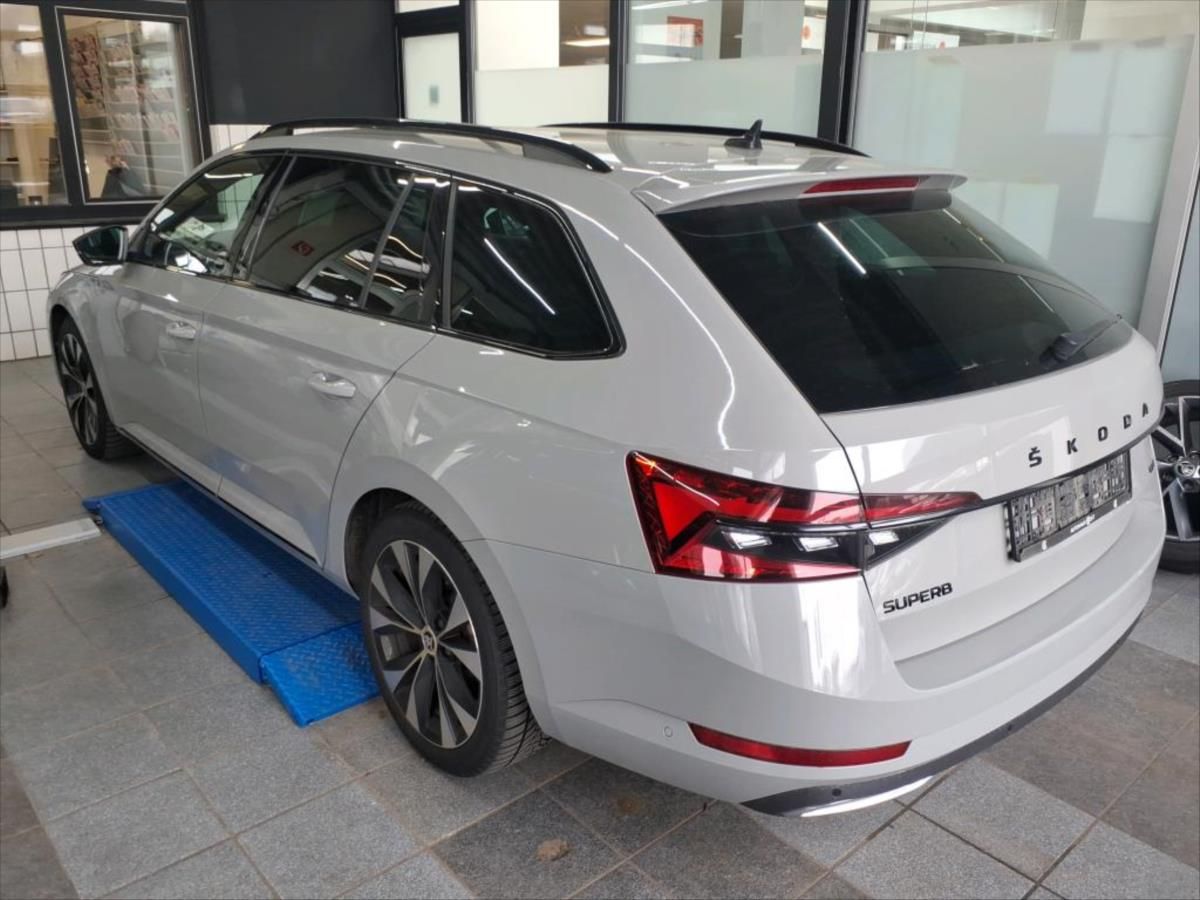 Škoda Superb, 2,0 SPORTLINE,WEBASTO,TAŽNÉ - fotka 3