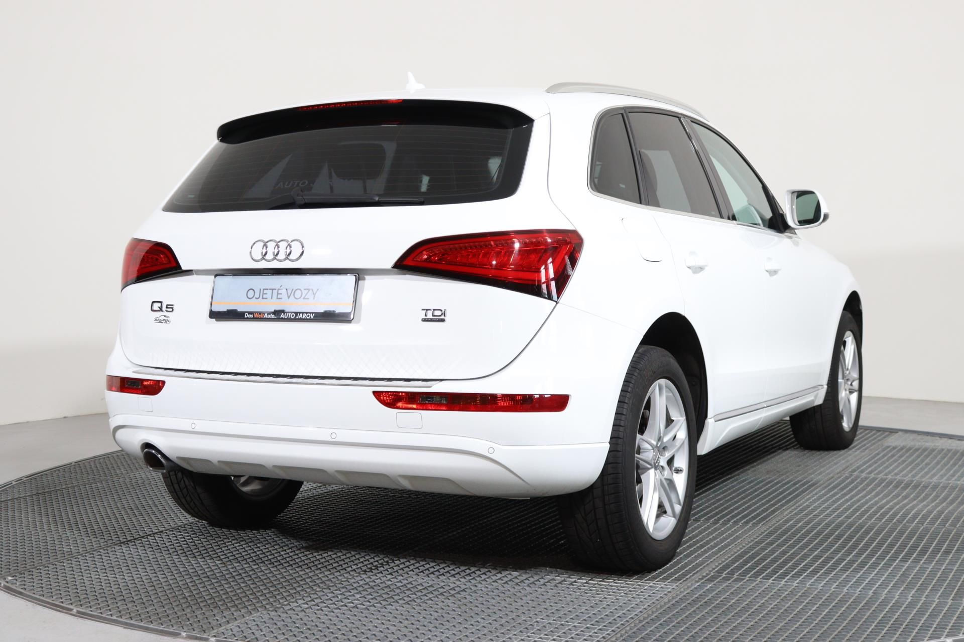 Audi Q5, 2.0 TDI quattro Stronic - fotka 2