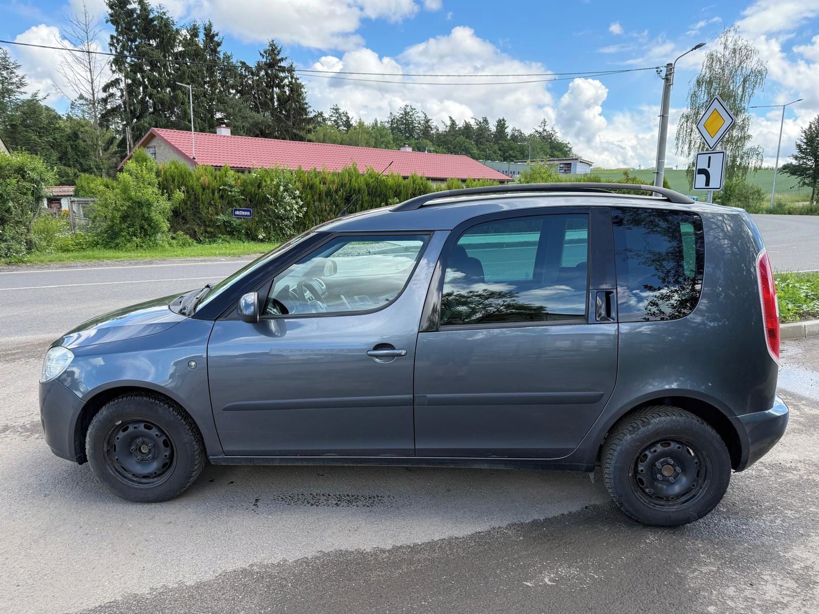 Škoda Roomster, 1.2 HTP 51kW klima tažné - fotka 2