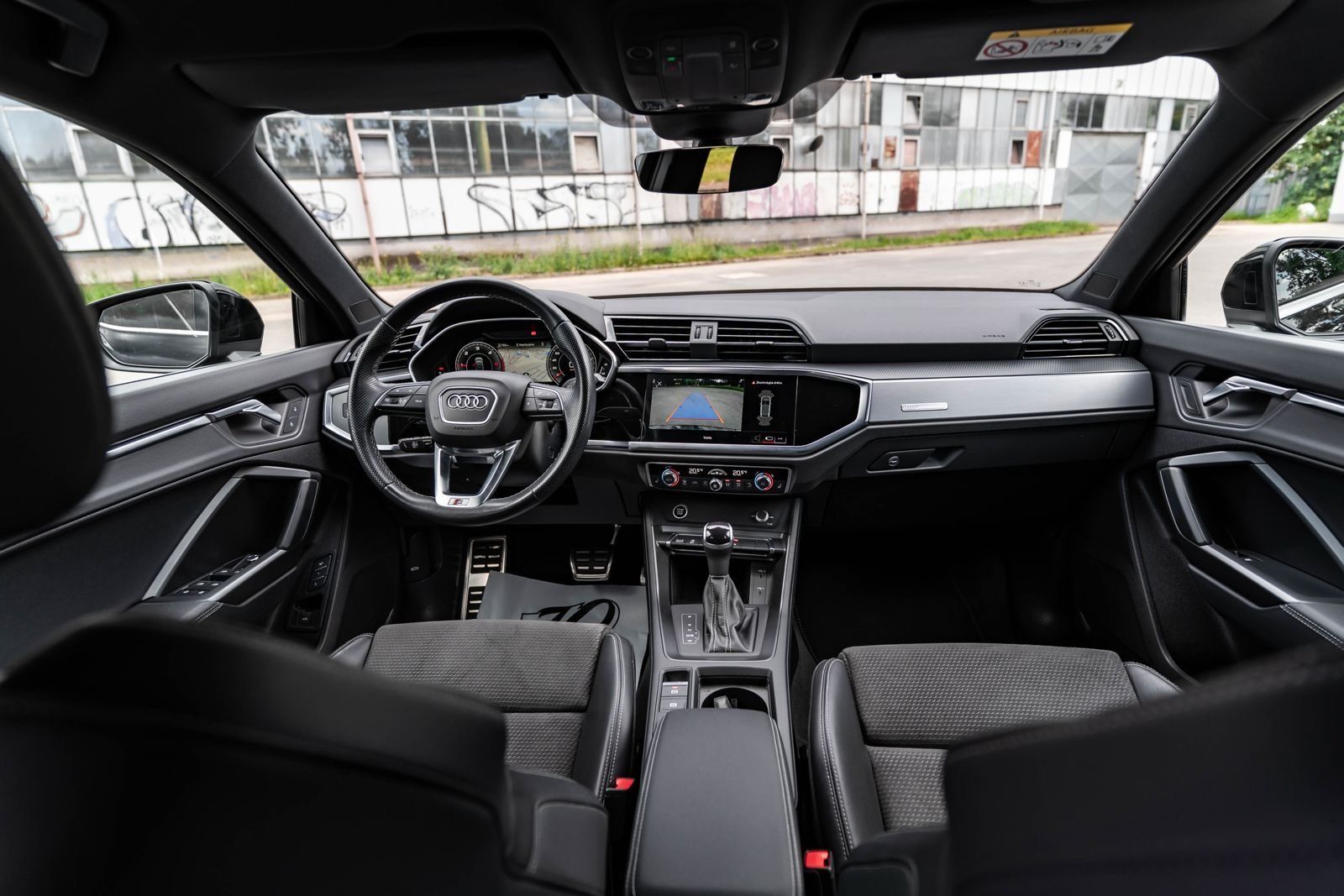 Audi Q3, 2.0 TDI CZ S-Line Sportback - fotka 6