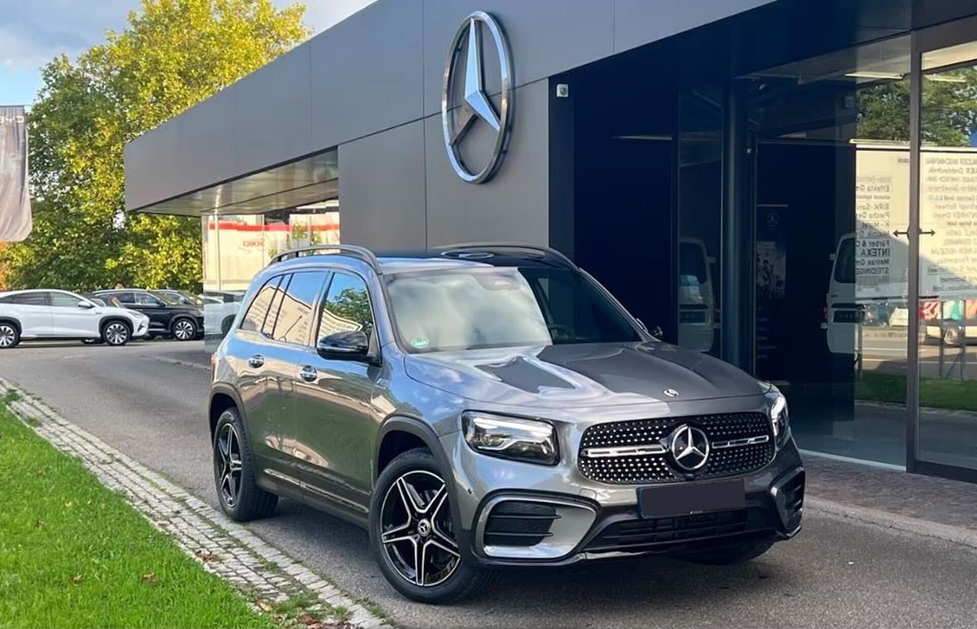 Mercedes-Benz GLB, 200d 4M AMG Pano 7 míst MULTIB - fotka 2