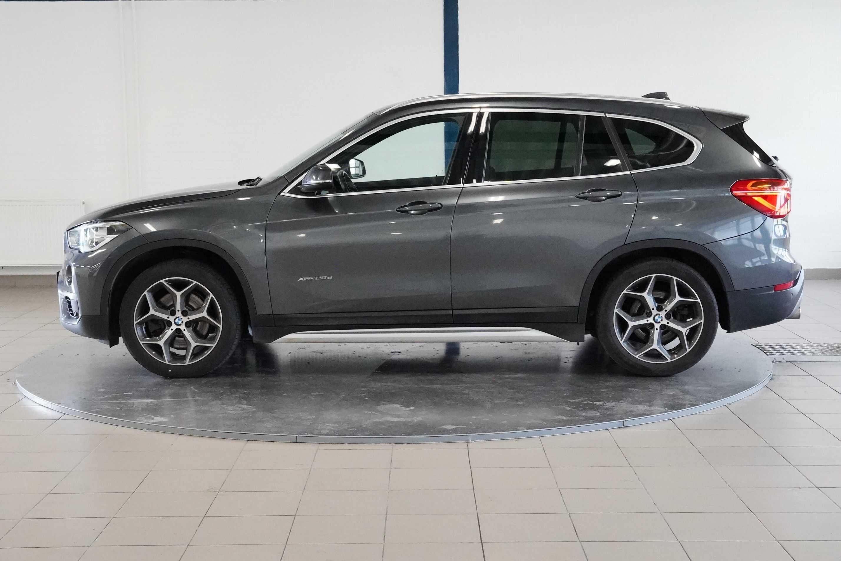 BMW X1, 2.0d 170kW - fotka 3