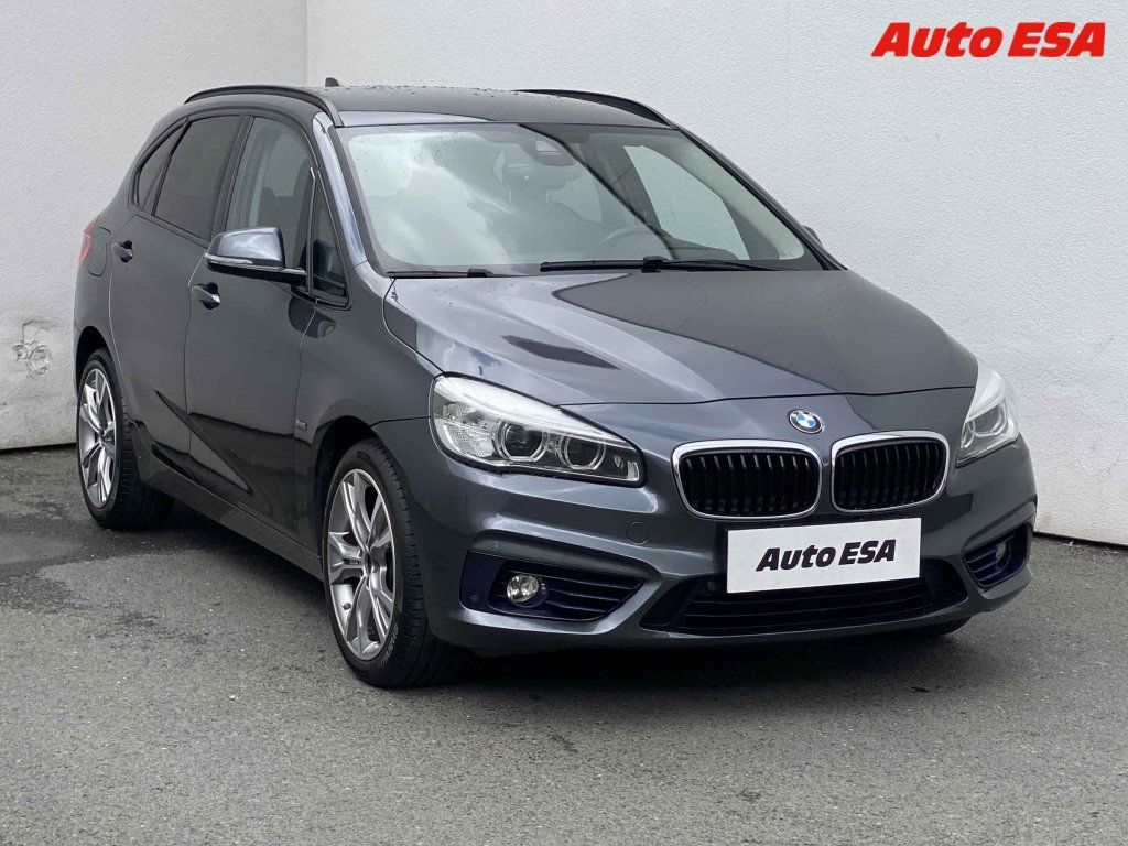 BMW Řada 2, 2.0 i 220 i,navi,+kola