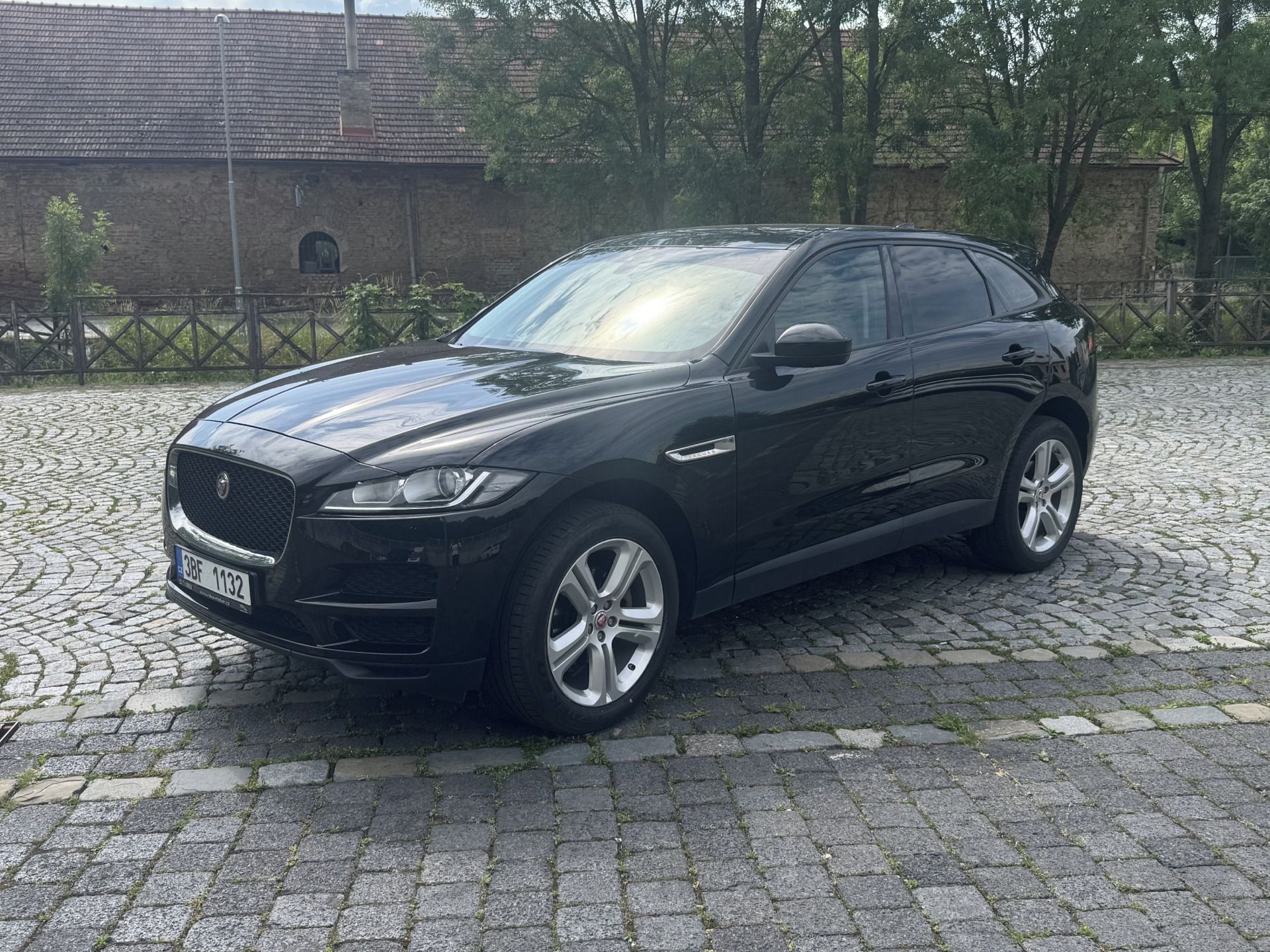 Jaguar F-Pace, 2.0D, 132 kW
