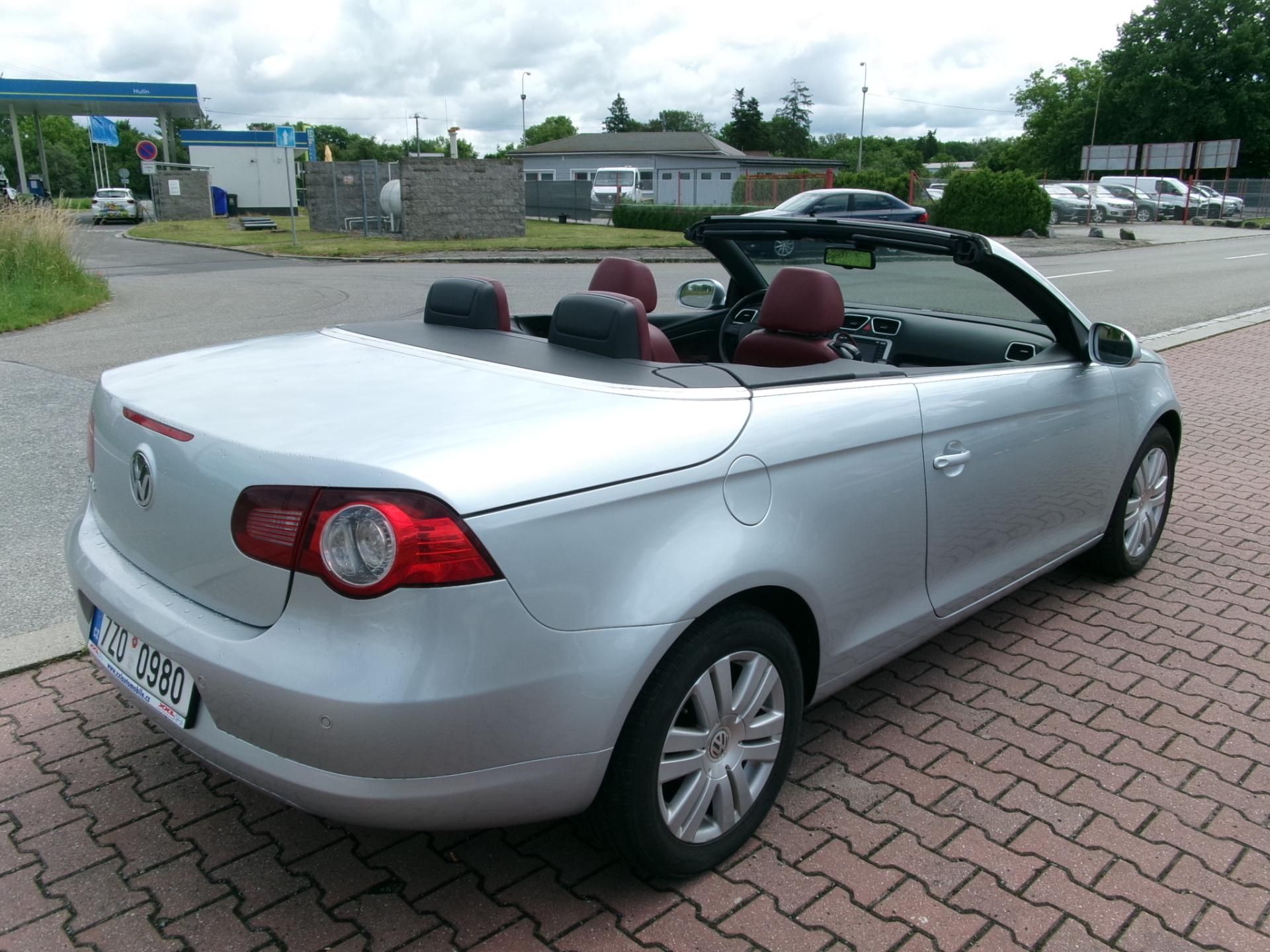 Volkswagen Eos, 2,0TDI 8V CABRIO - fotka 5
