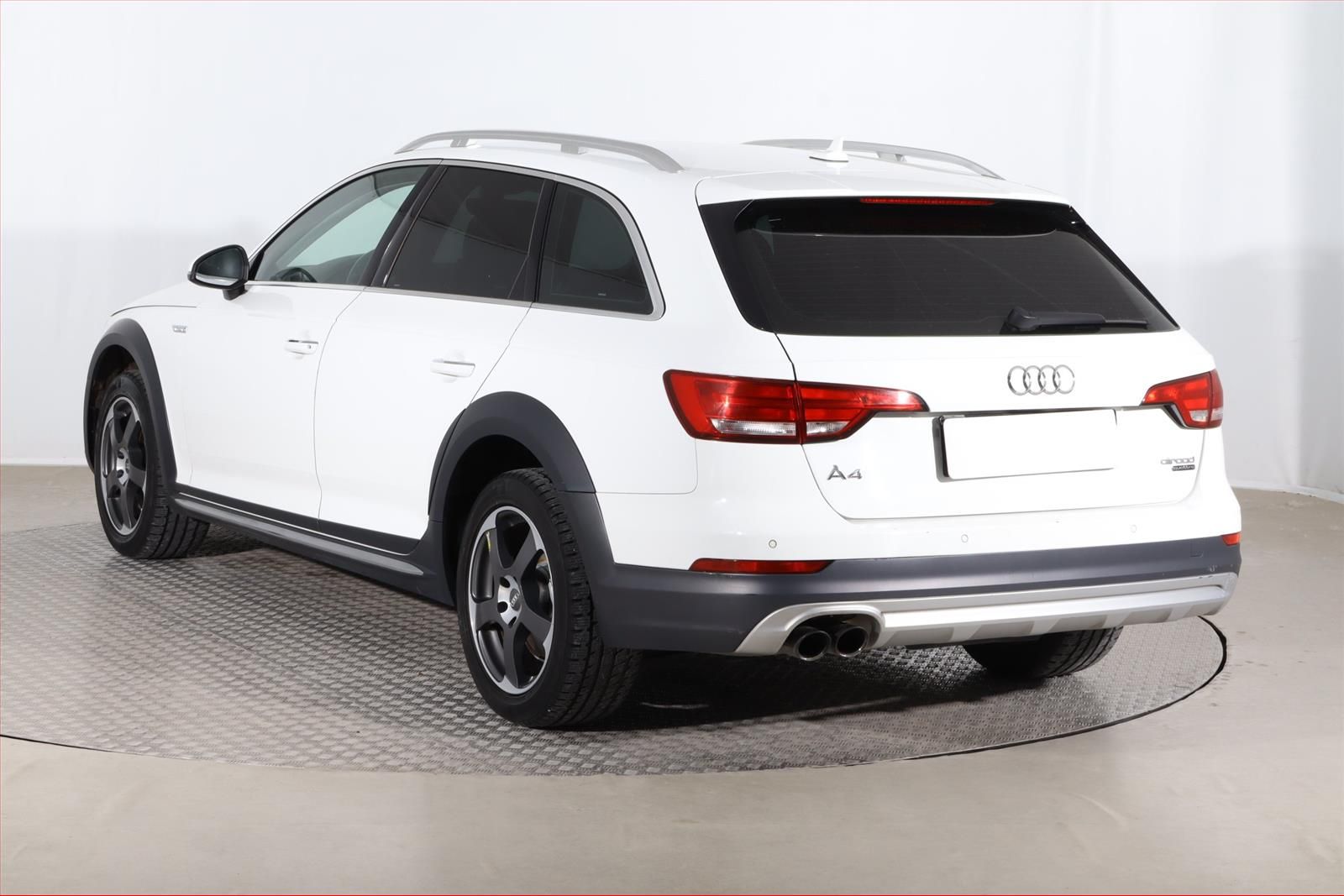Audi A4 allroad, 2.0 TDI, 4X4, Automat - fotka 4