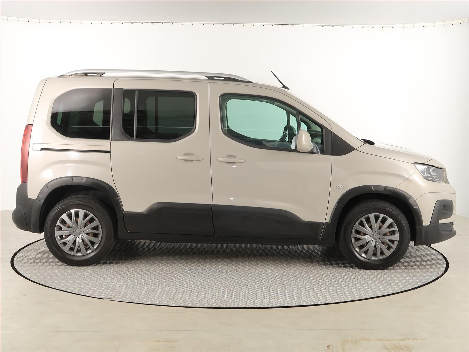 Peugeot Rifter, 1.2 PureTech, Allure, 5Míst - fotka 6