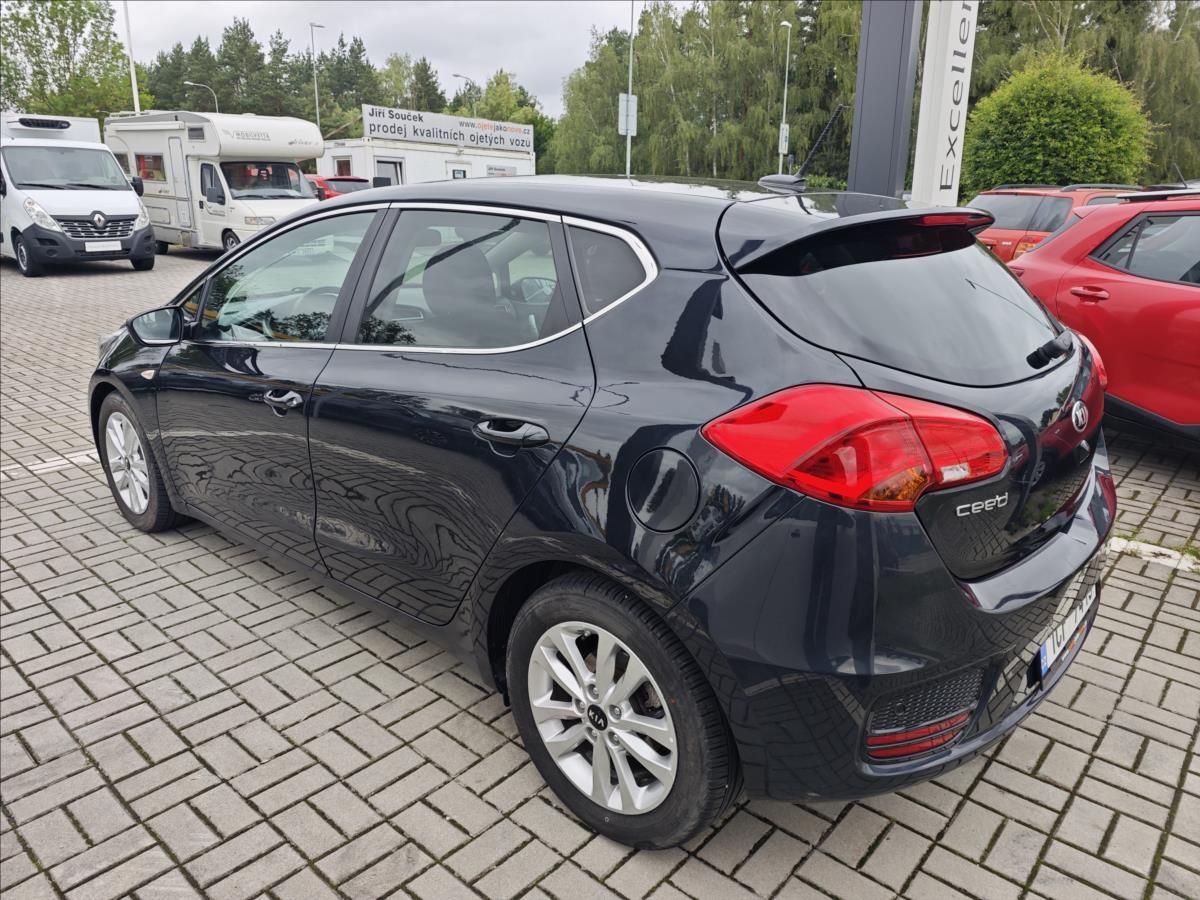 Kia Cee´d, 1,6 GDi  TOP - fotka 4