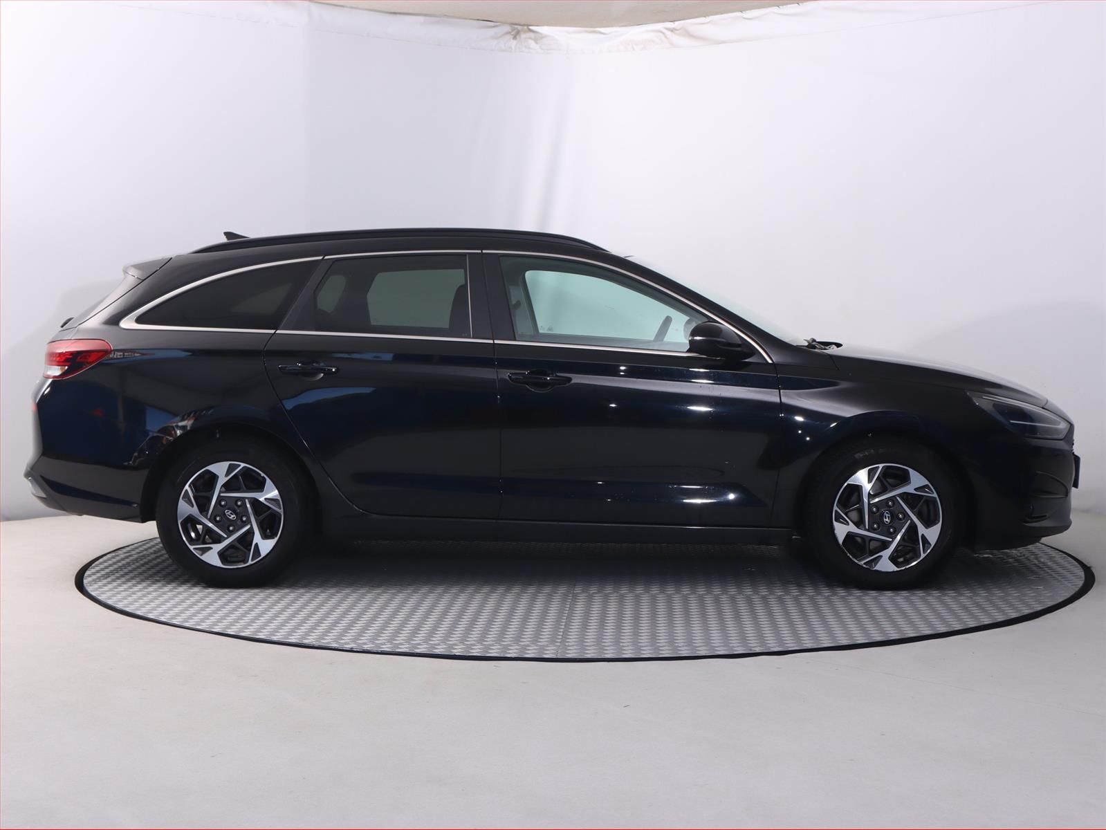 Hyundai i30, 1.5 T-GDI MHEV 48V - fotka 6