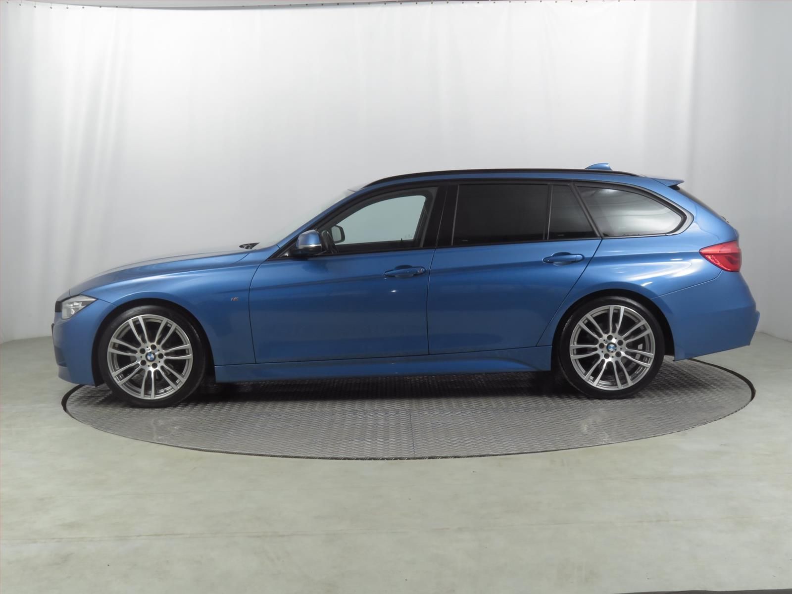BMW Řada 3, 320 d xDrive, M Sport, 4X4 - fotka 3