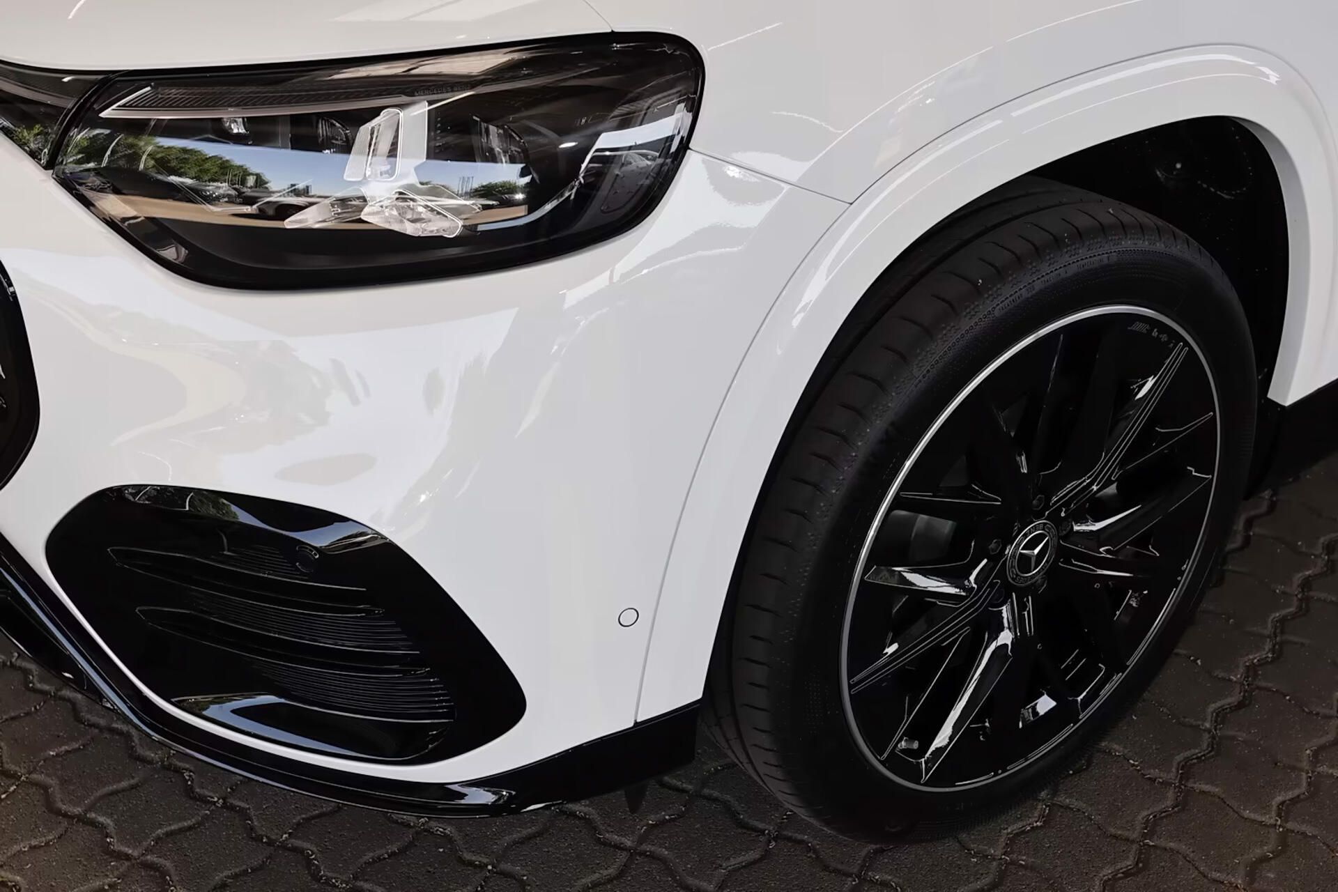 Mercedes-Benz GLB, 250+ AMG Superscreen HuD Pano - fotka 3