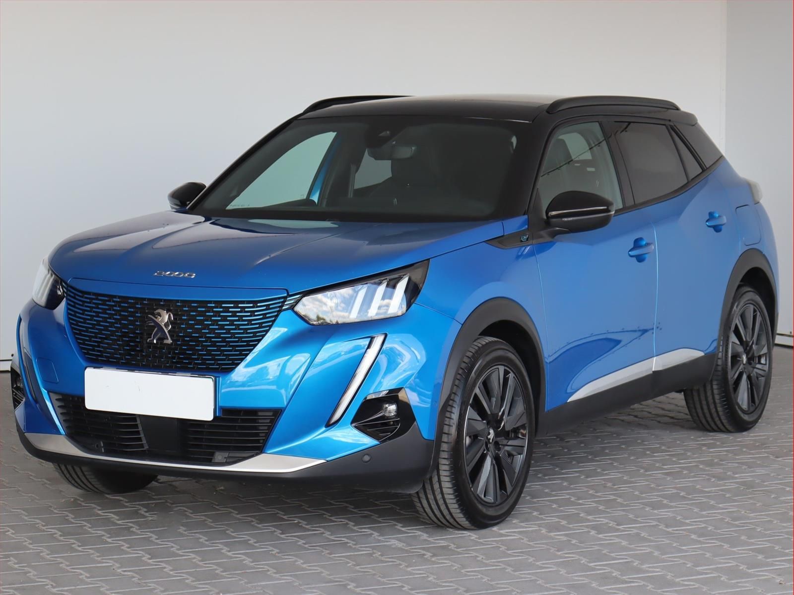 Peugeot 2008, 50 kWh, SoH 100%, GT Pack - fotka 2