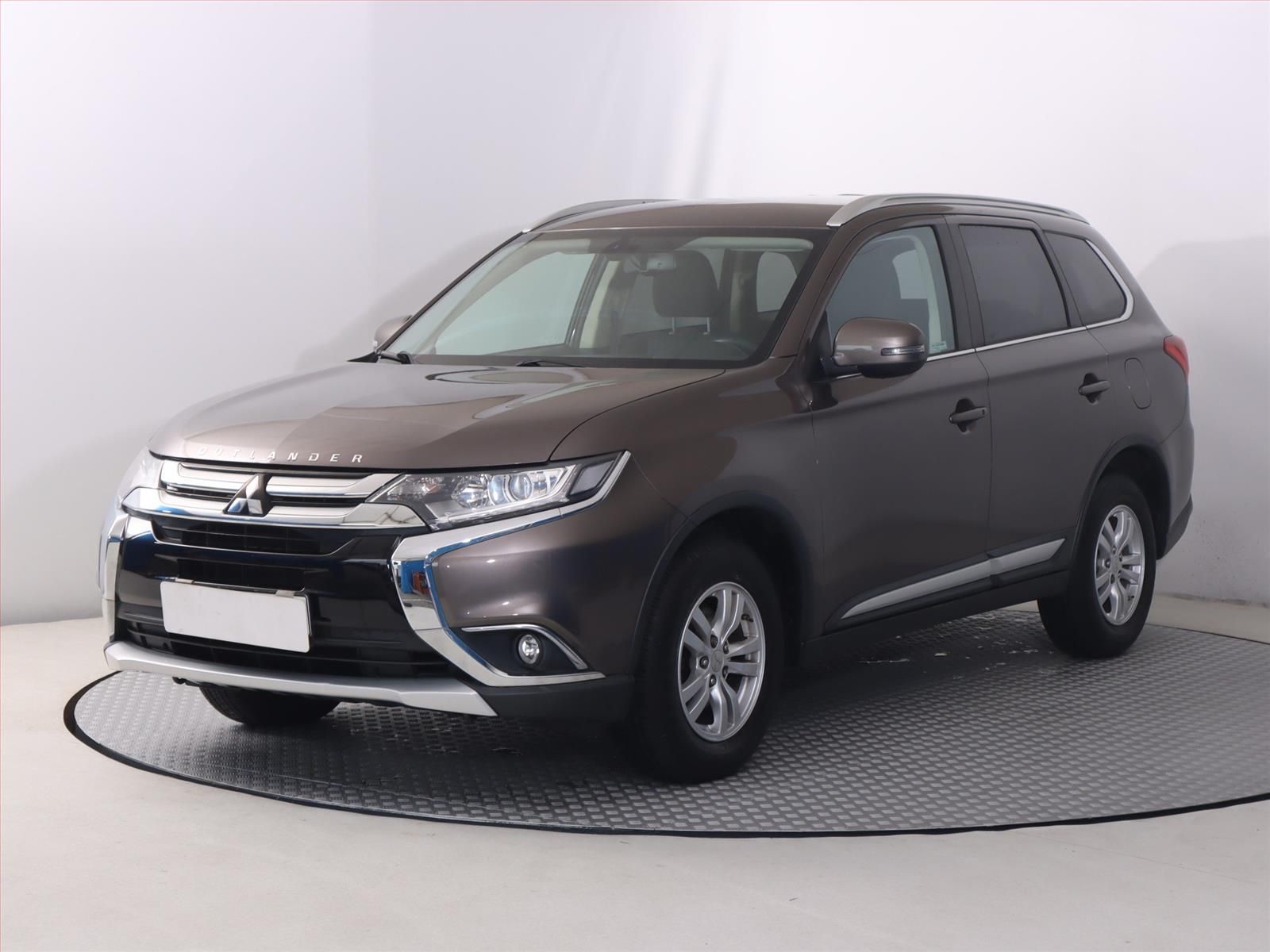Mitsubishi Outlander, 2.0, Serv.kniha - fotka 2