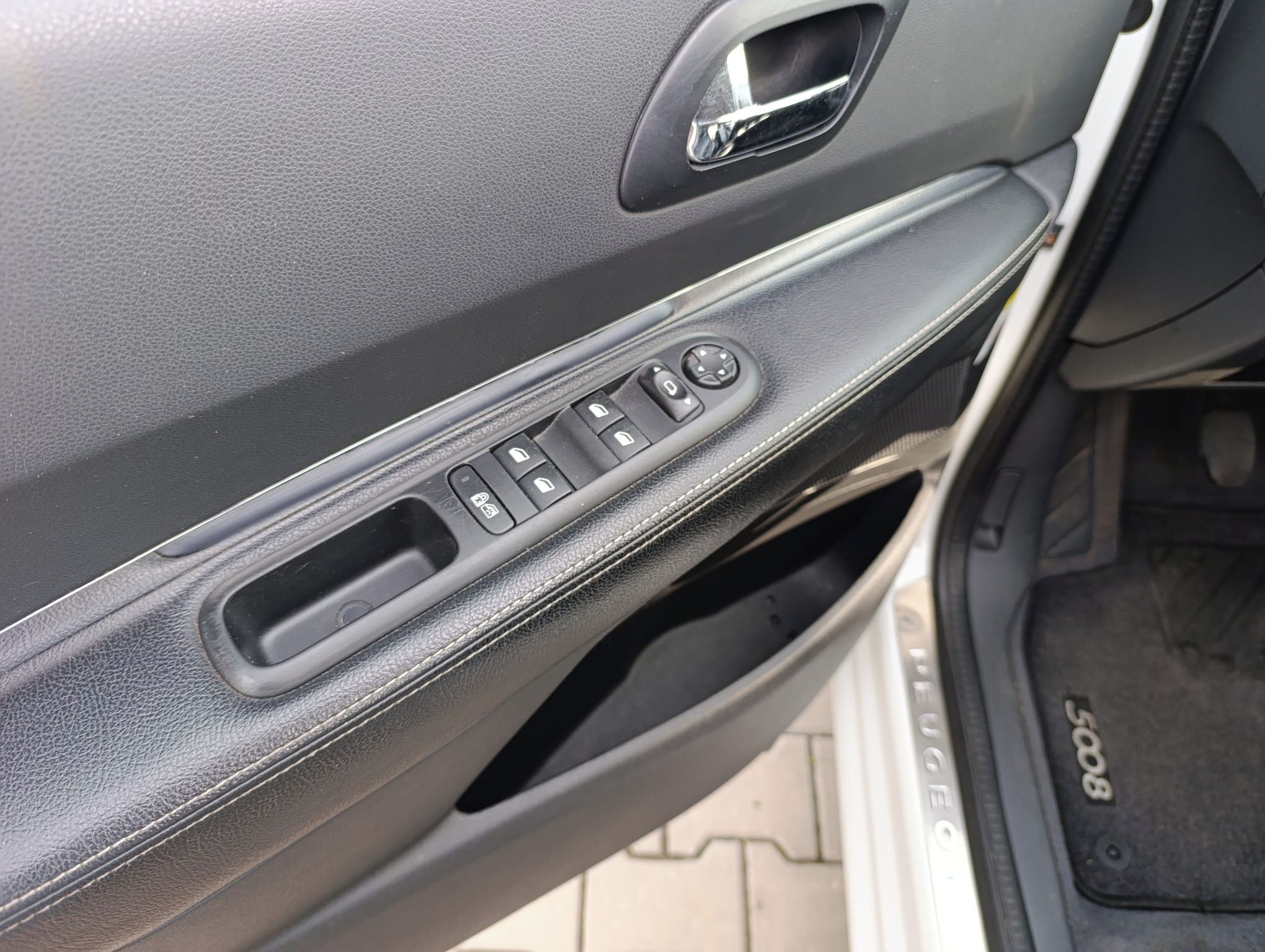 Peugeot 5008, 1.6 BHDI 120k M6 - fotka 4