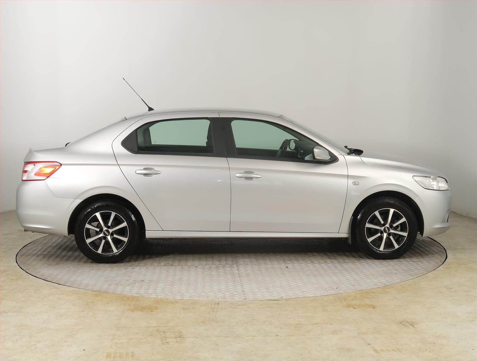 Peugeot 301, 1.2 VTi, Klima, Tempomat - fotka 6