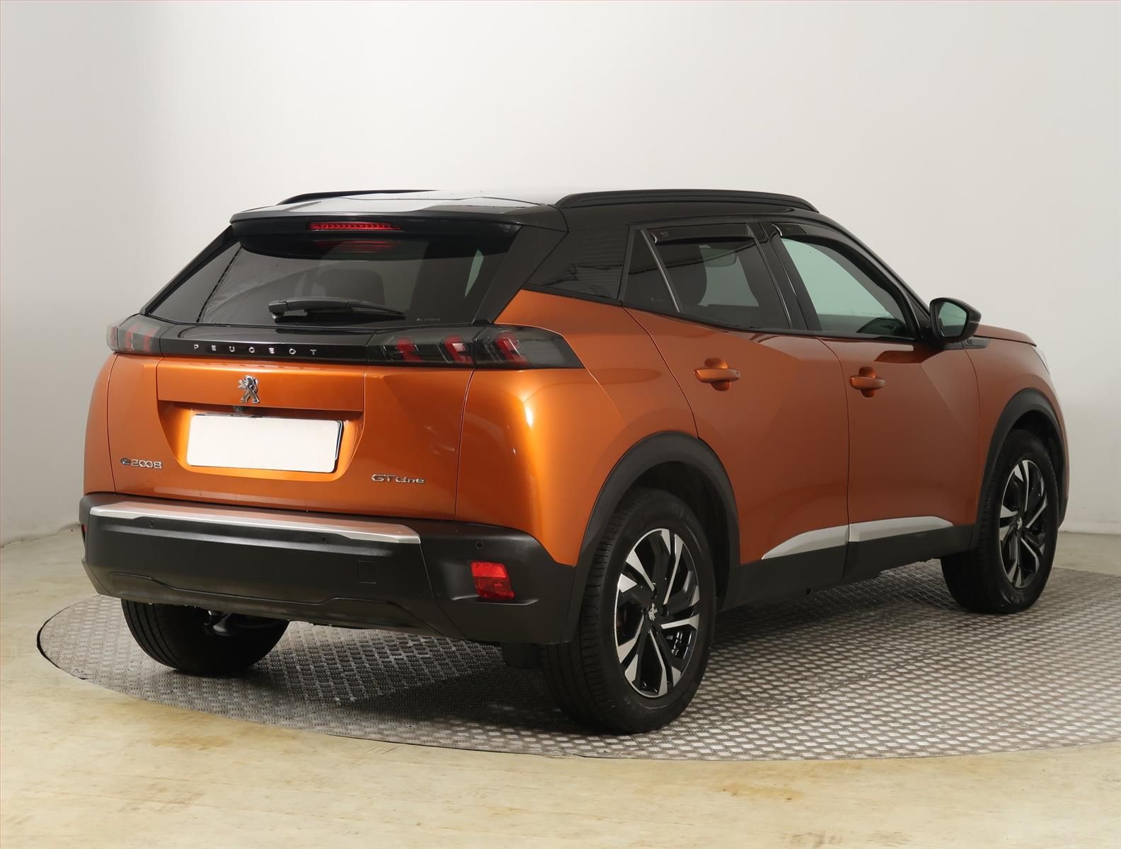 Peugeot 2008, 50 kWh, SoH 91%, GT, Automat - fotka 5