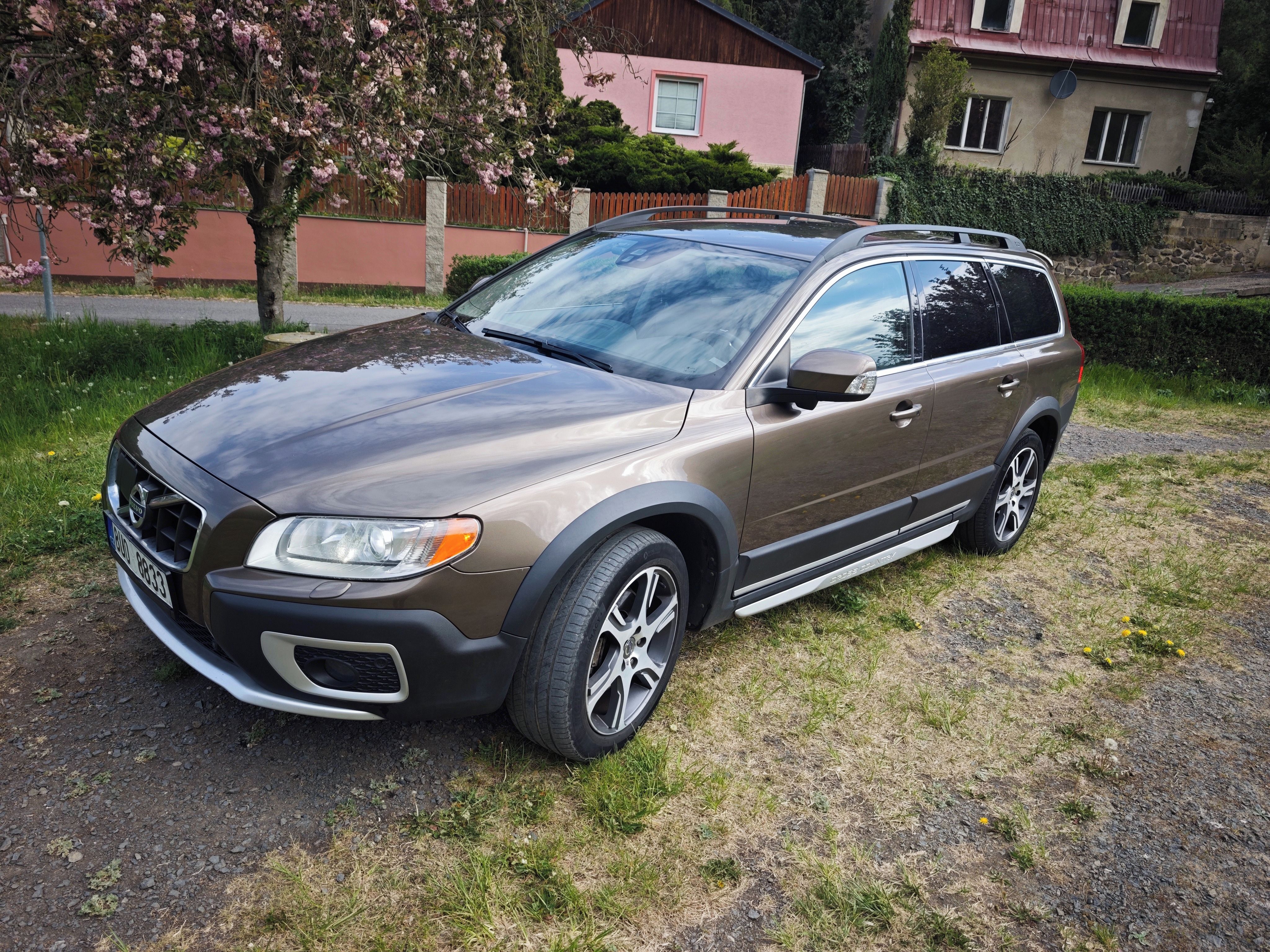 Volvo XC70, Volvo XC70 D5 AWD 169kW - fotka 2