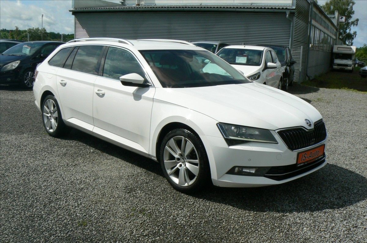 Škoda Superb, 2,0 TDi COMBI AUTOMAT - fotka 2