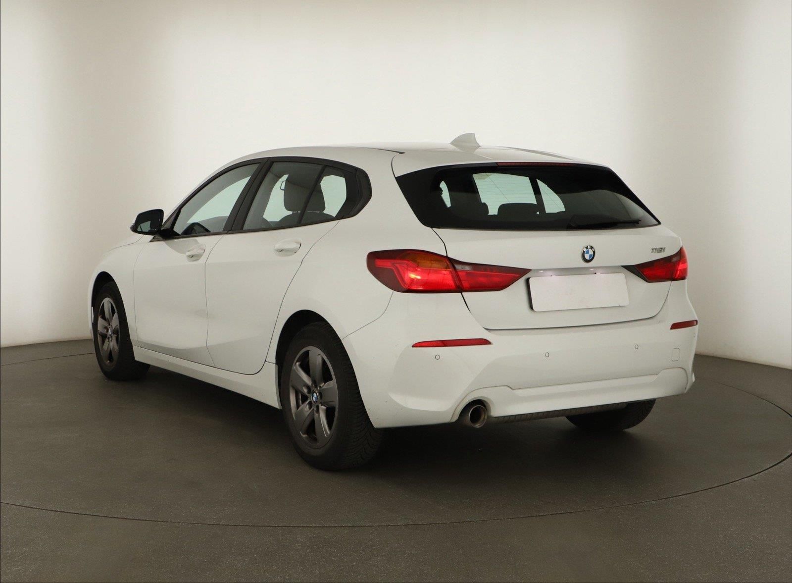 BMW Řada 1, 118i, ČR,1.maj, Serv.kniha - fotka 4