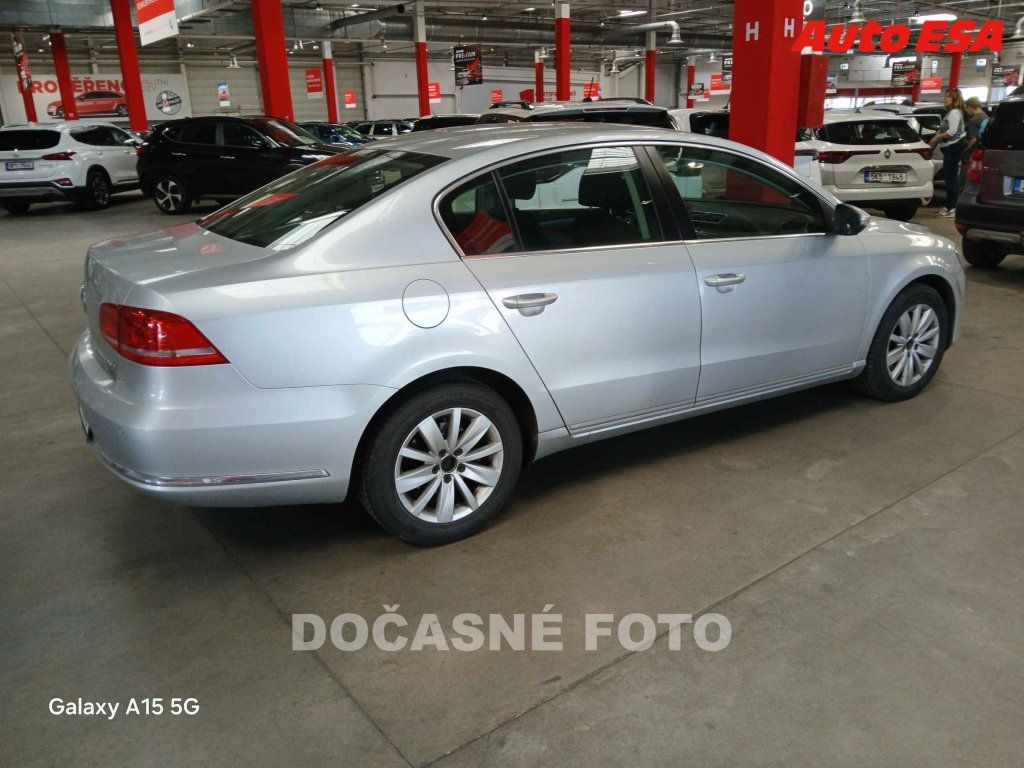 Volkswagen Passat, 2.0 TDi - fotka 2