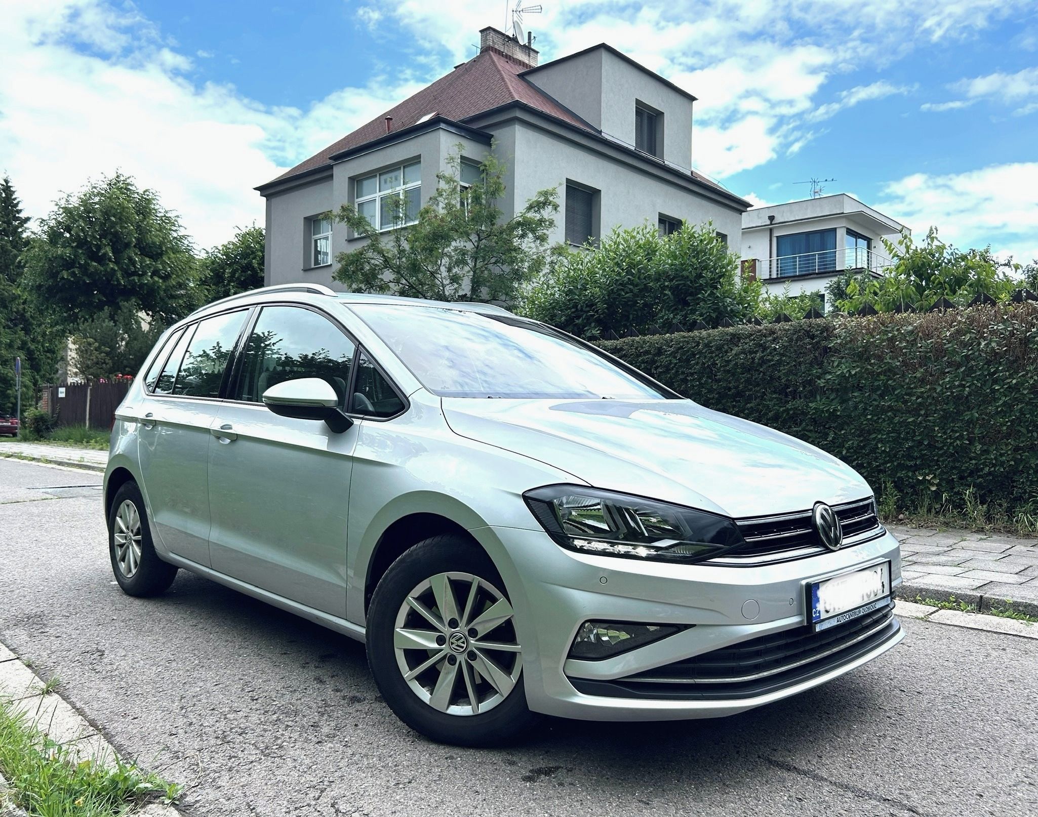 Volkswagen Golf Sportsvan, zánovní stav 43 000km - fotka 4