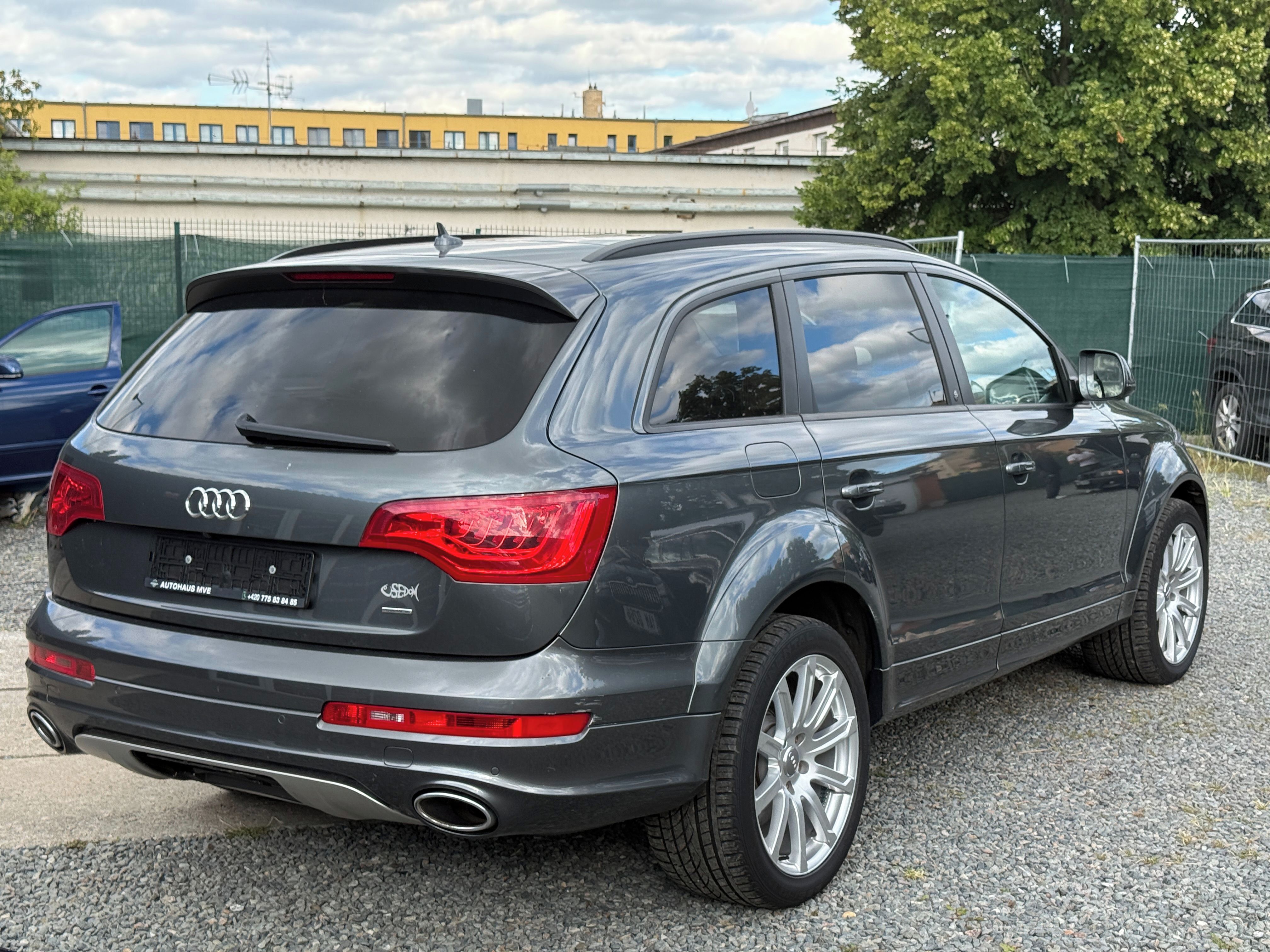 Audi Q7, 4.2 tdi top stav a výbava - fotka 4