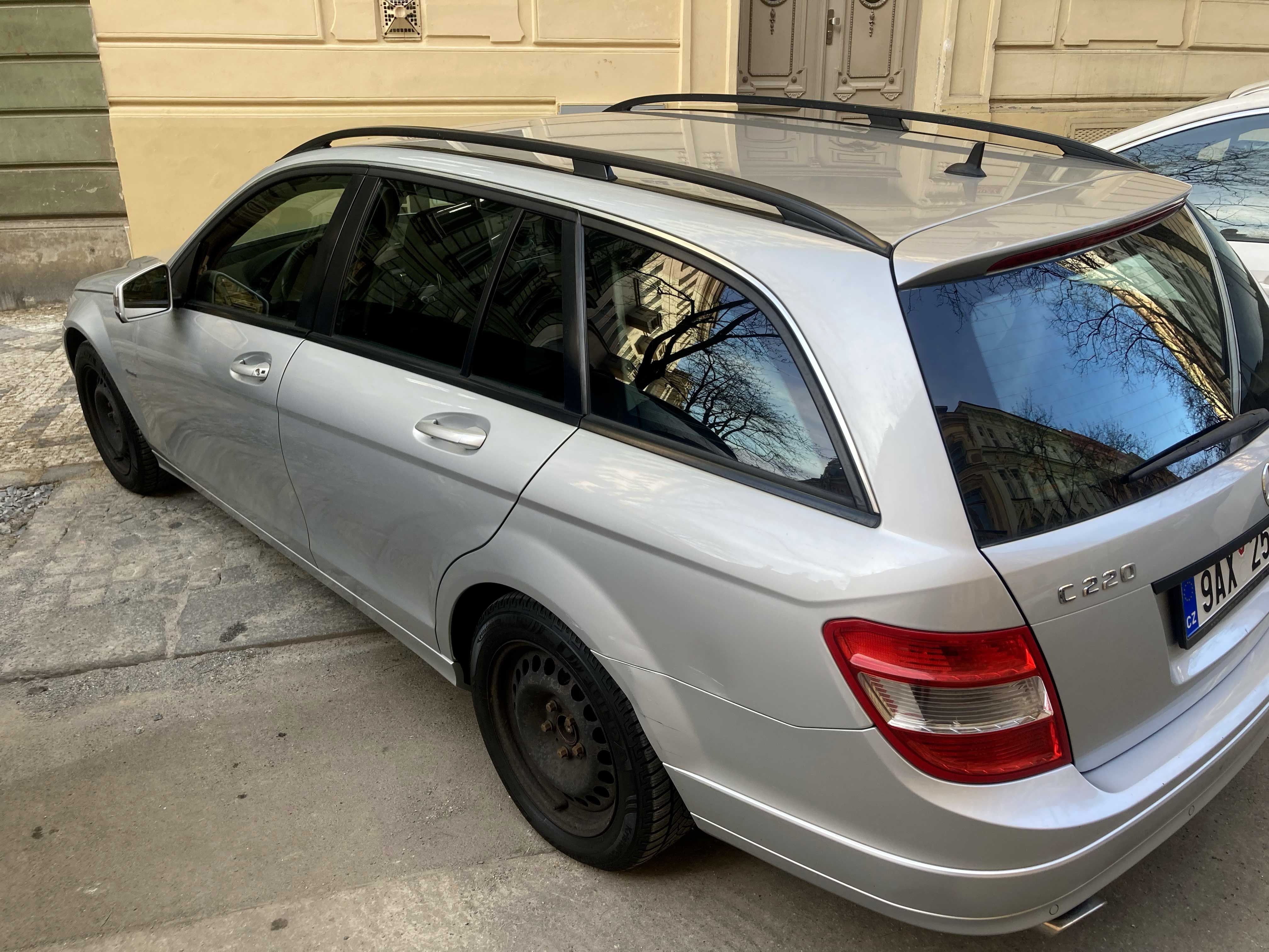 Mercedes-Benz Třídy C, Mercedes C220 CDI 2010 125kw - fotka 4