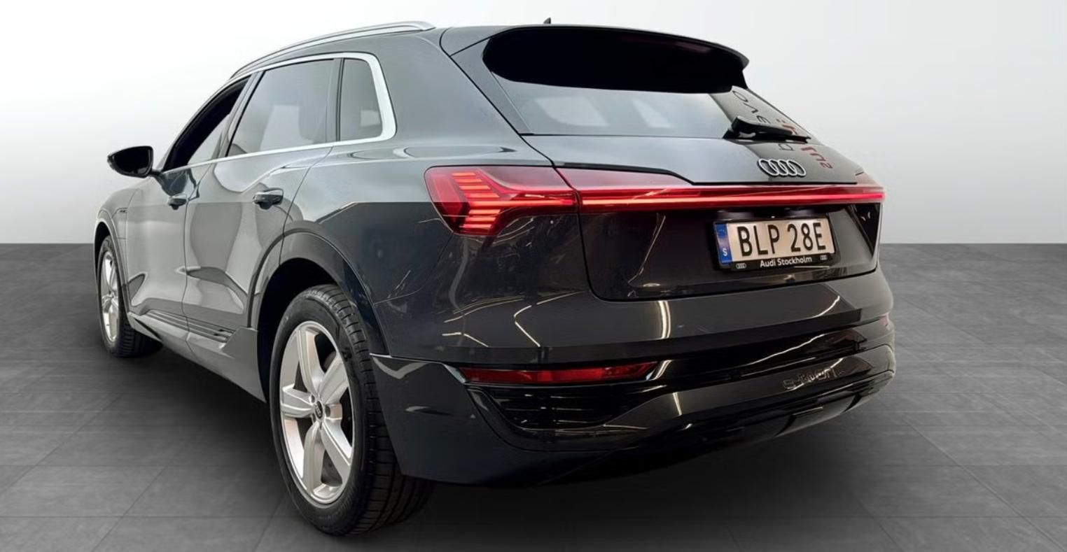 Audi Q8 e-tron, 50 Q Vzd. odpružení Kamera Taž - fotka 3