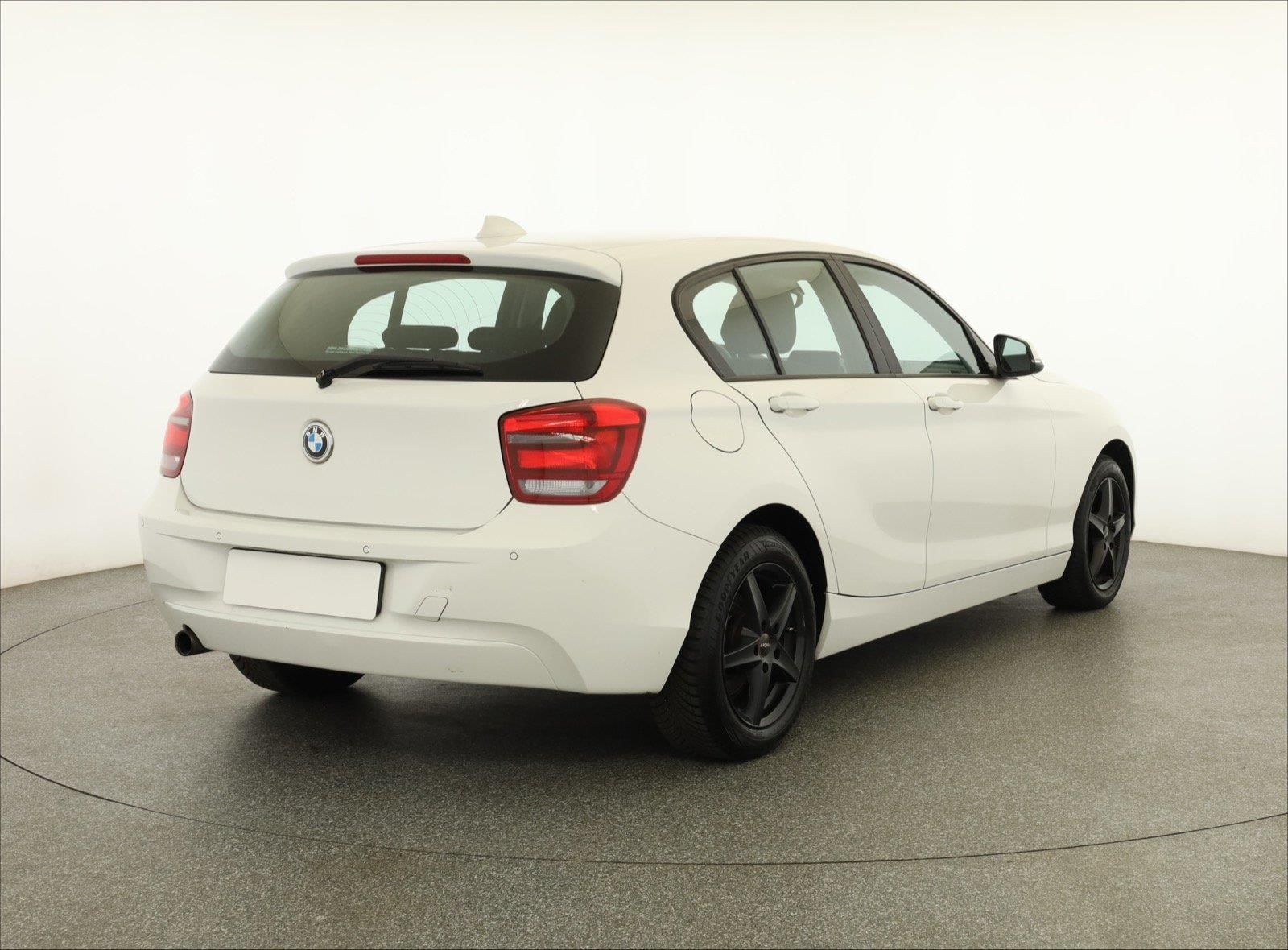 BMW Řada 1, 116d, Navi, Klima - fotka 5