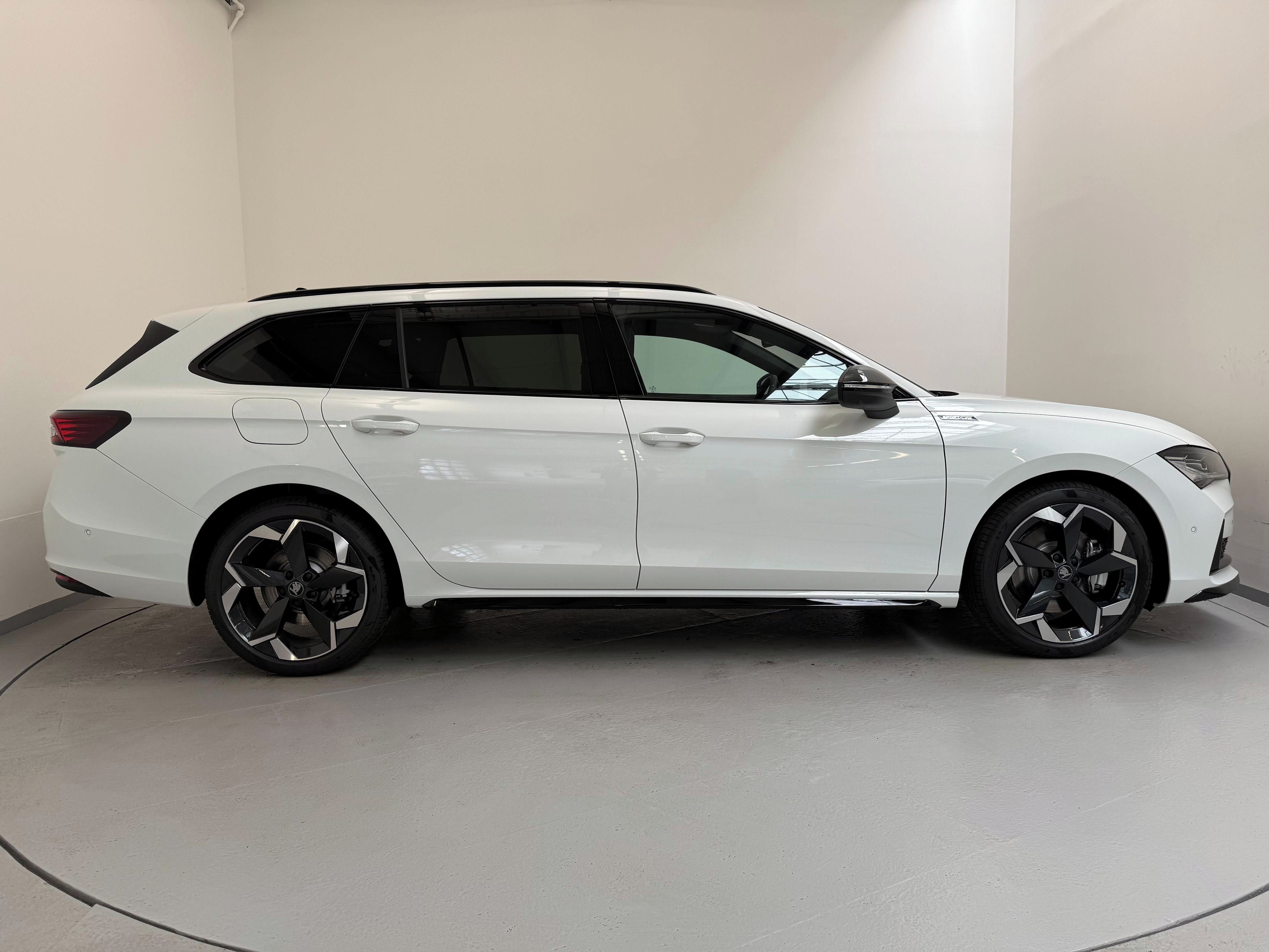 Škoda Superb, Sportline 2,0TSI 195kW 7DSG - fotka 6