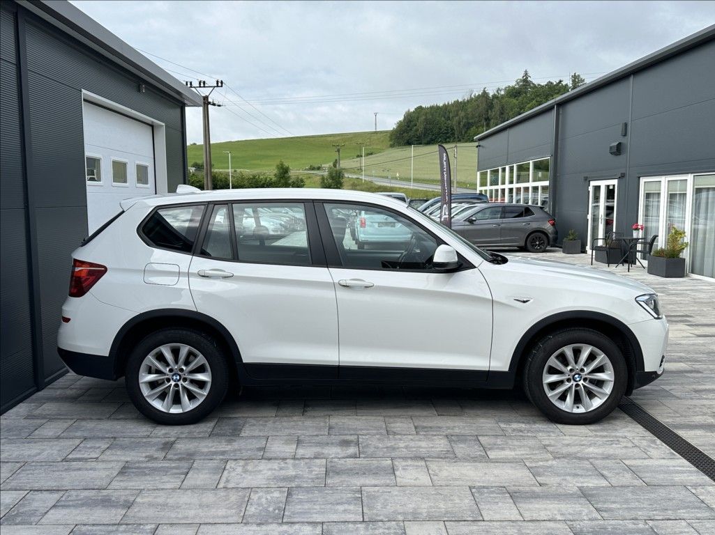 BMW X3, 28i 245PS  Advantage A/T 4x4 - fotka 6