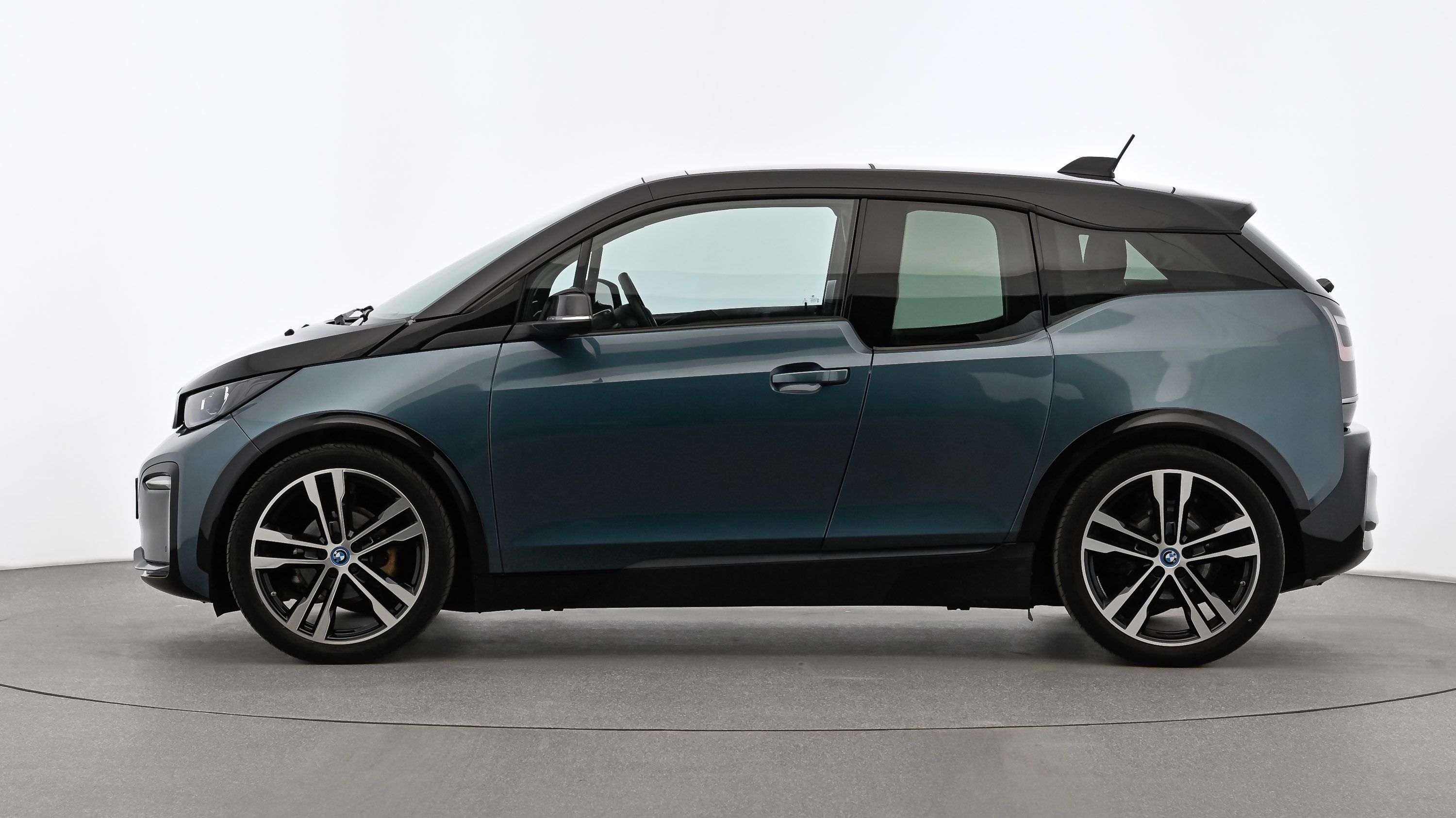 BMW i3, i3s 120Ah SUITE H/K KAMERA - fotka 5