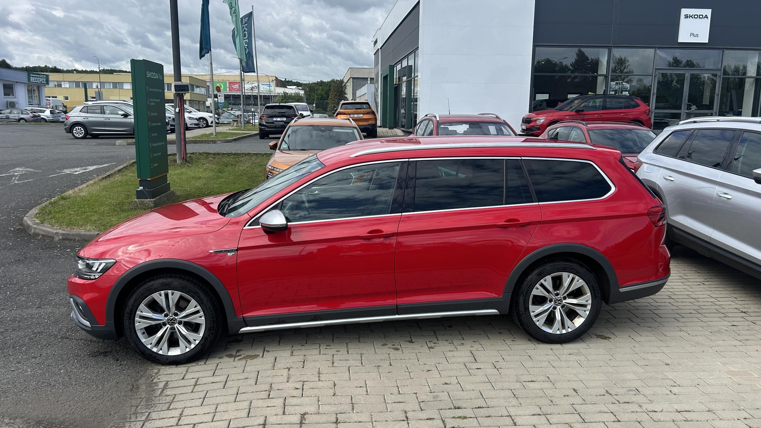 Volkswagen Passat, 2.0 TDI 147kW DSG Alltrack - fotka 2