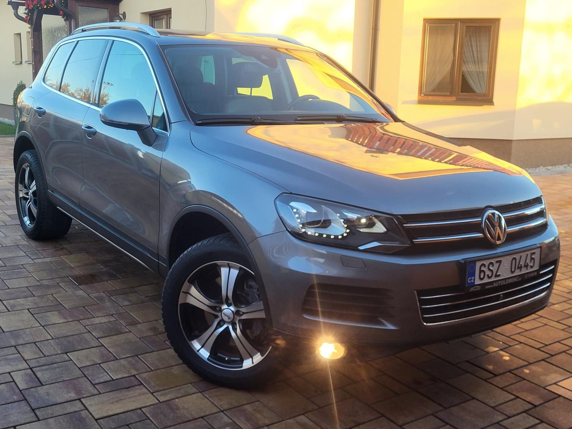 Volkswagen Touareg, 4.2V8 TDi 250kW*1.MAJITEL* - fotka 6