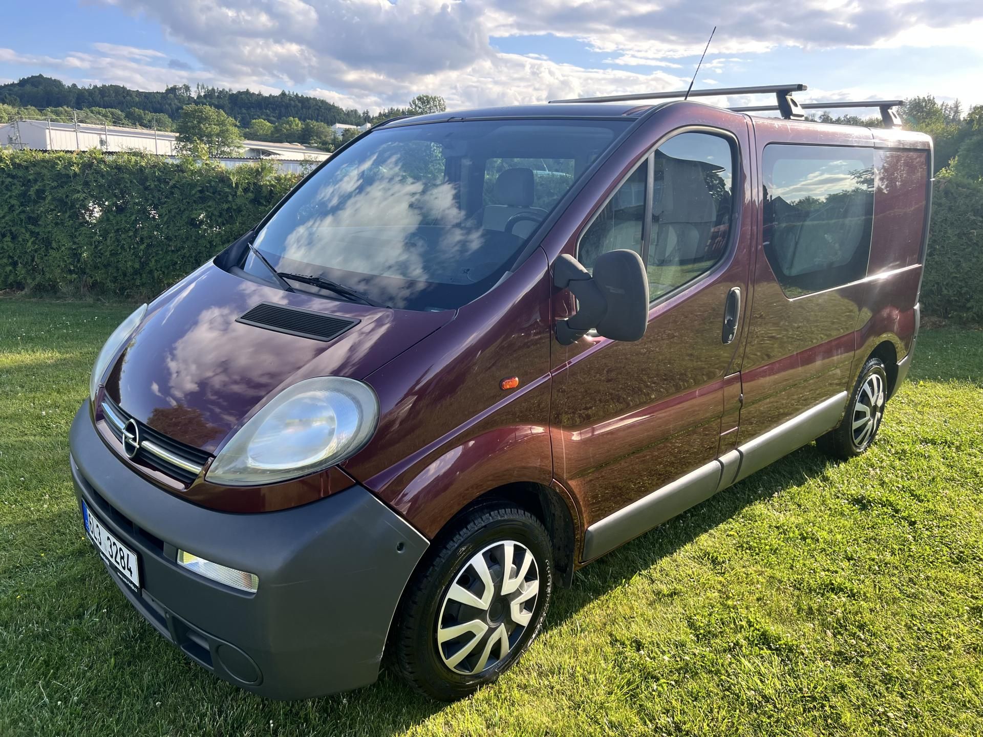 Opel Vivaro, 1.9CDTI 74KW,5 MÍST,KLIMA,TZ - fotka 2