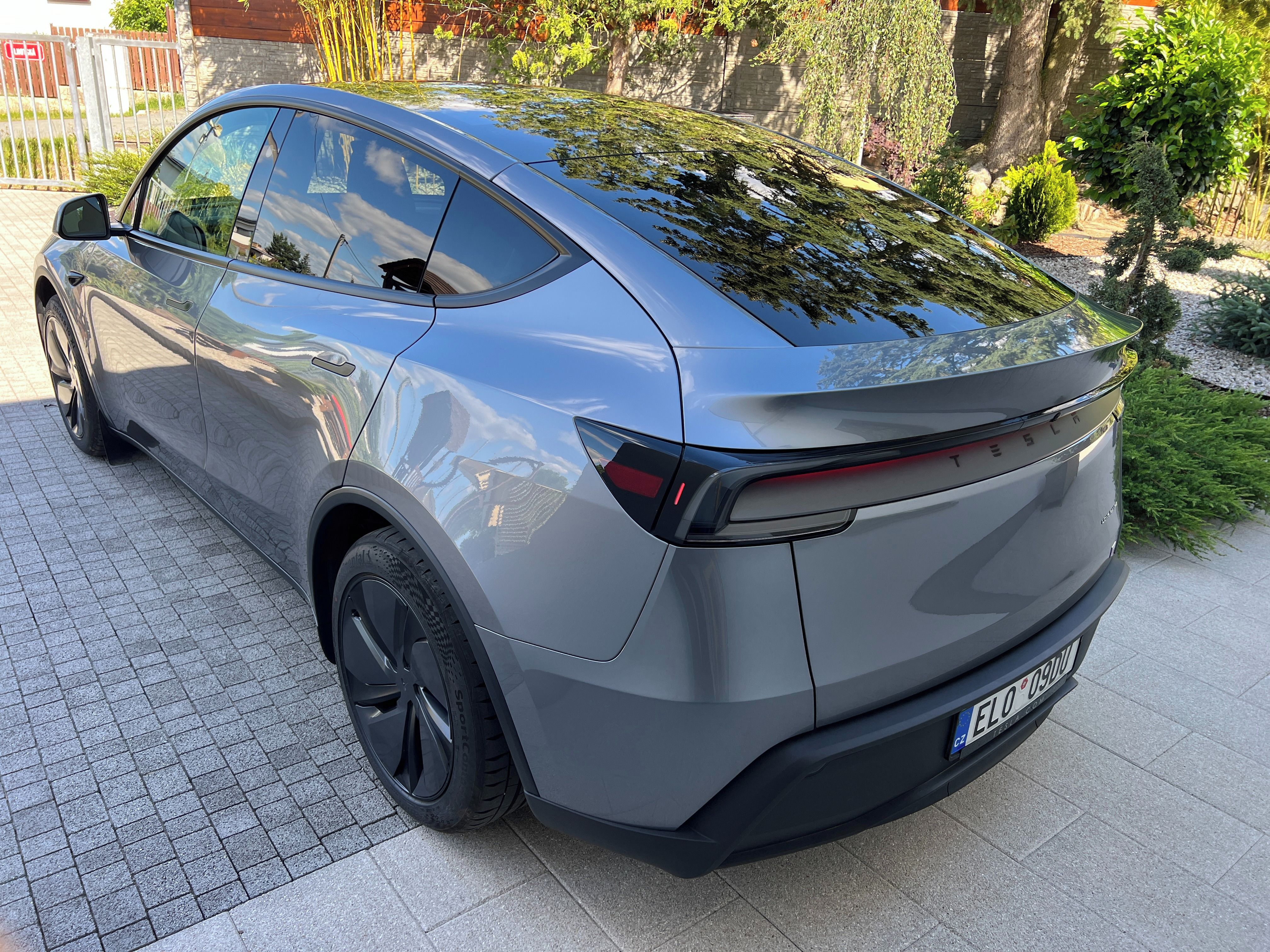 Tesla Model Y - fotka 5