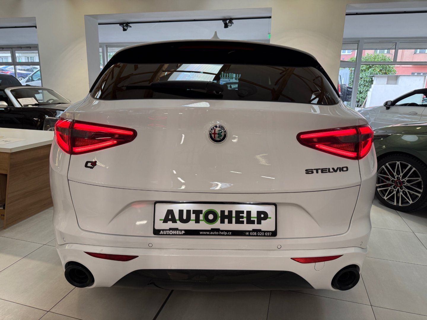 Alfa Romeo Stelvio, 2.0 280 HP Veloce 8AT Q4 - fotka 5