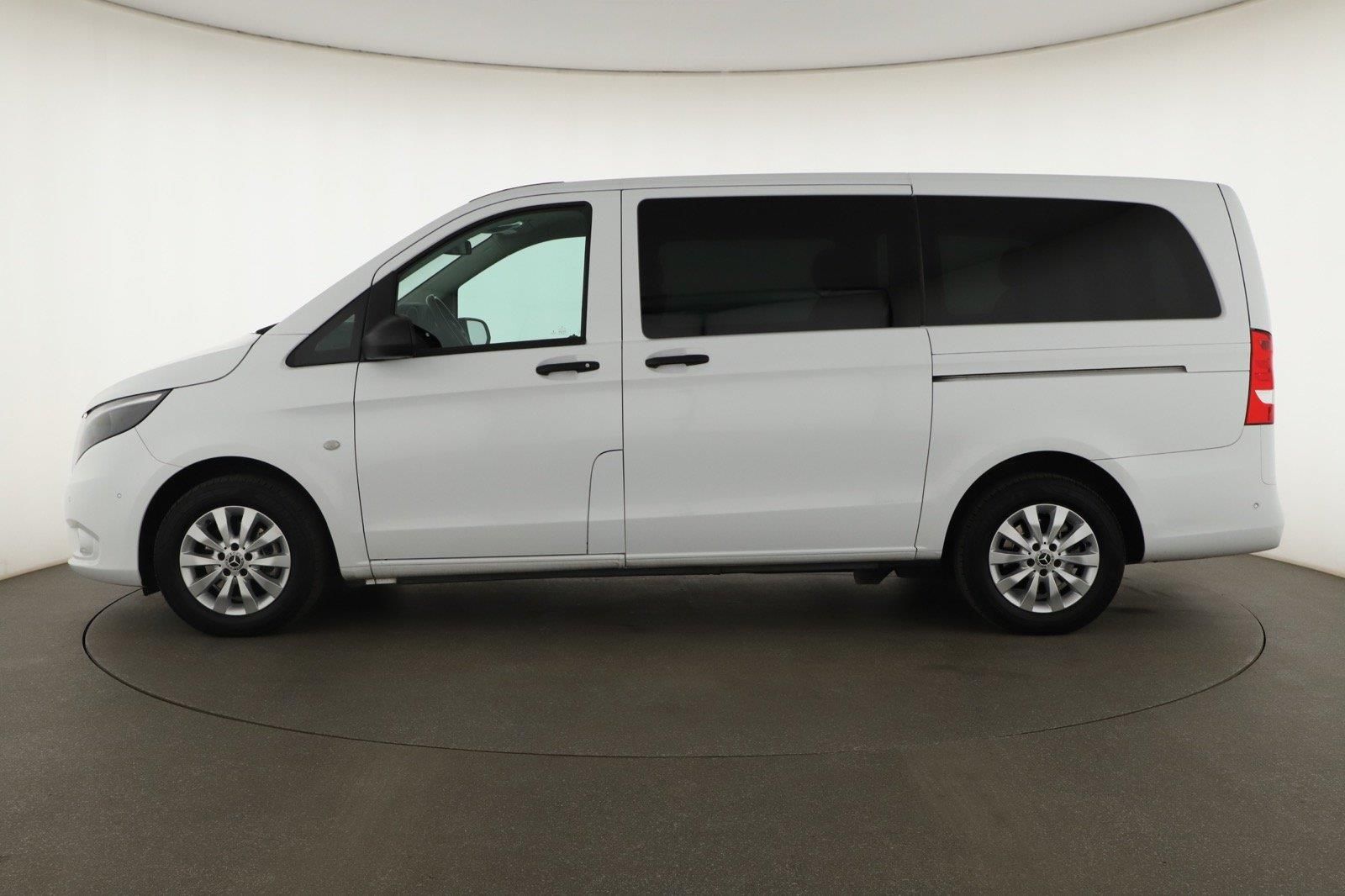 Mercedes-Benz Vito, 114 CDI, Tourer/L, 8 míst - fotka 3