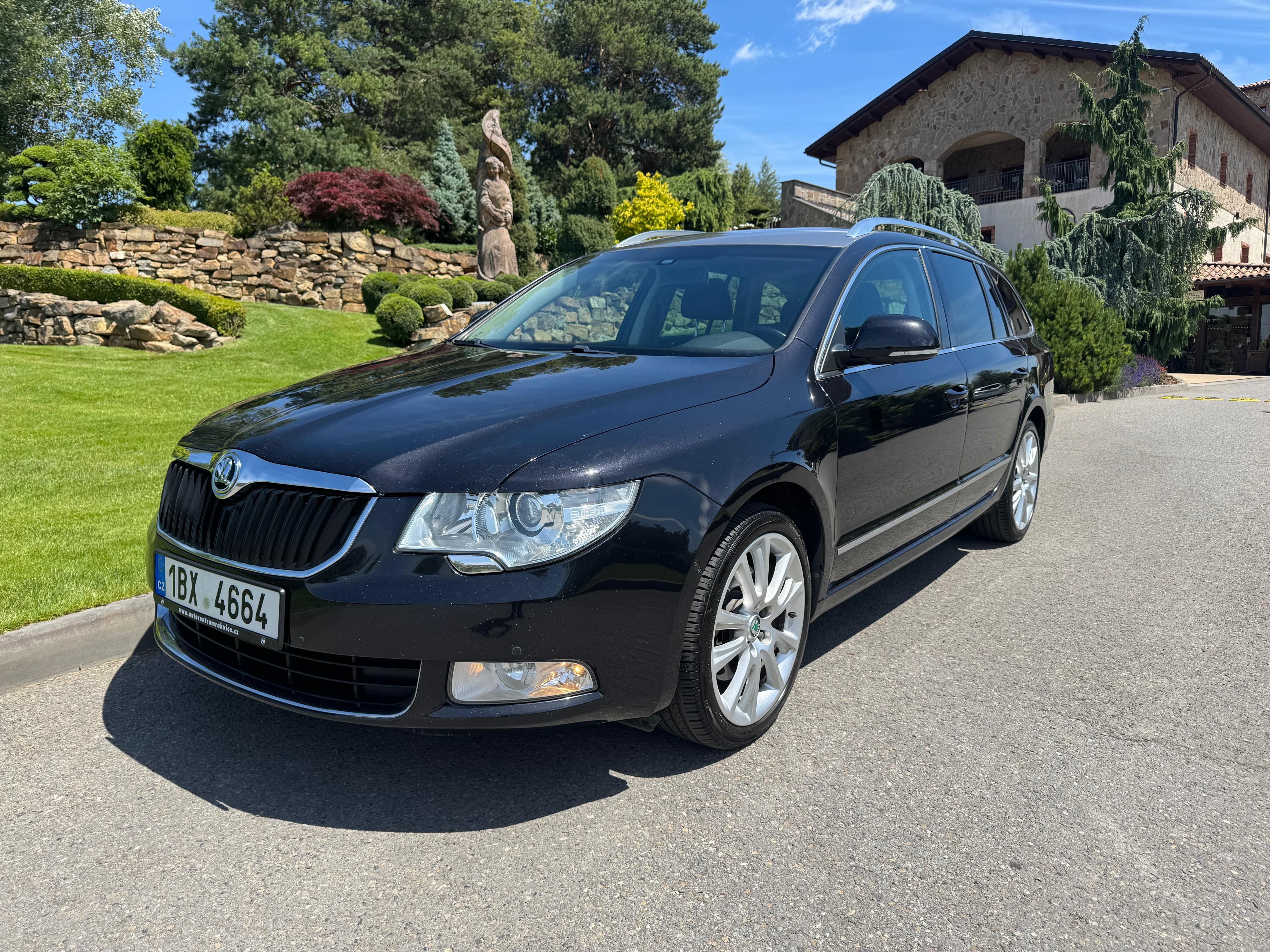 Škoda Superb, 2.0TDi 125KW DSG ČR SER. - fotka 2