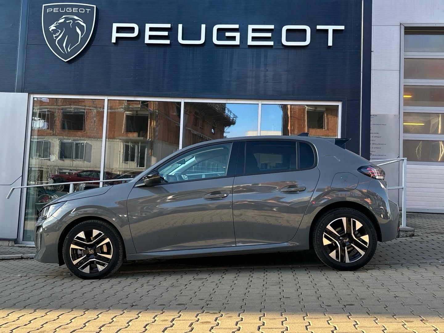 Peugeot 208, Allure HYBRID 100 e-DCS6 - fotka 5