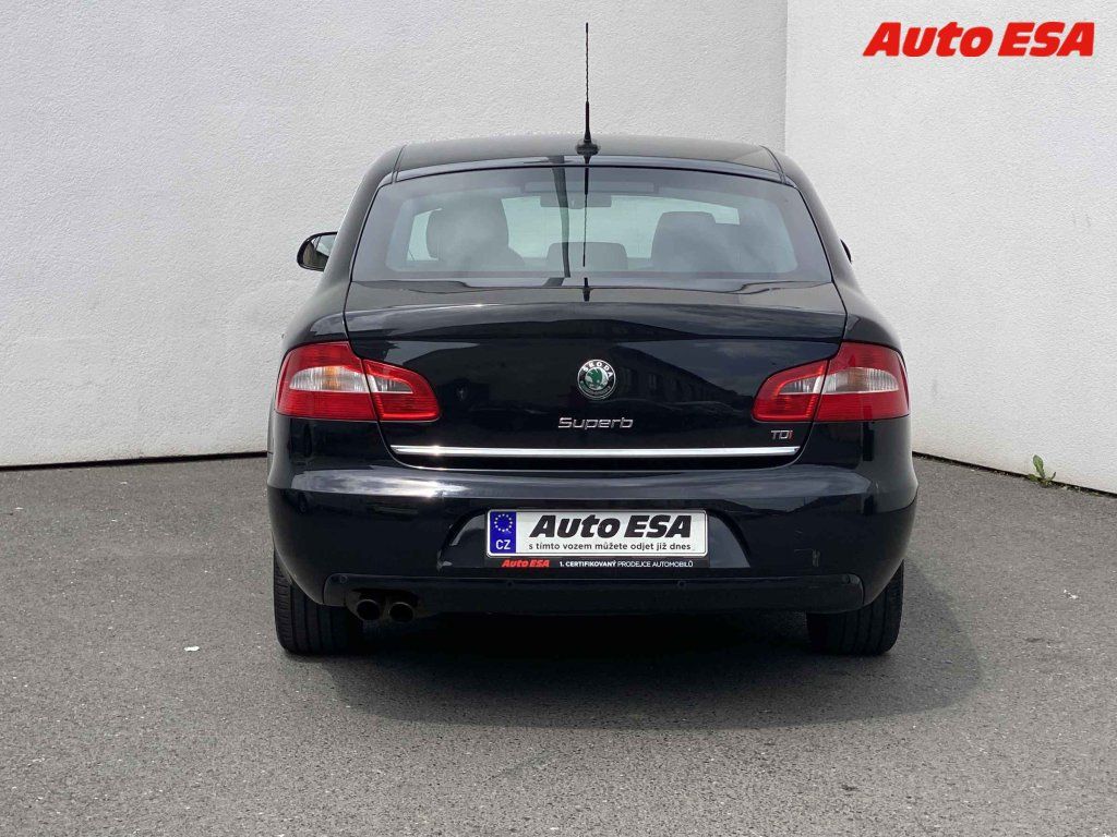 Škoda Superb, 2.0 TDi - fotka 5