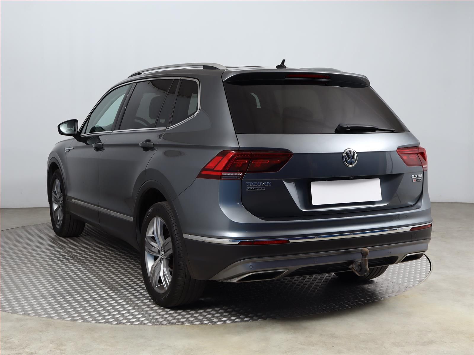 Volkswagen Tiguan Allspace, 2.0 TDI, 4X4, Automat, 7 míst - fotka 4